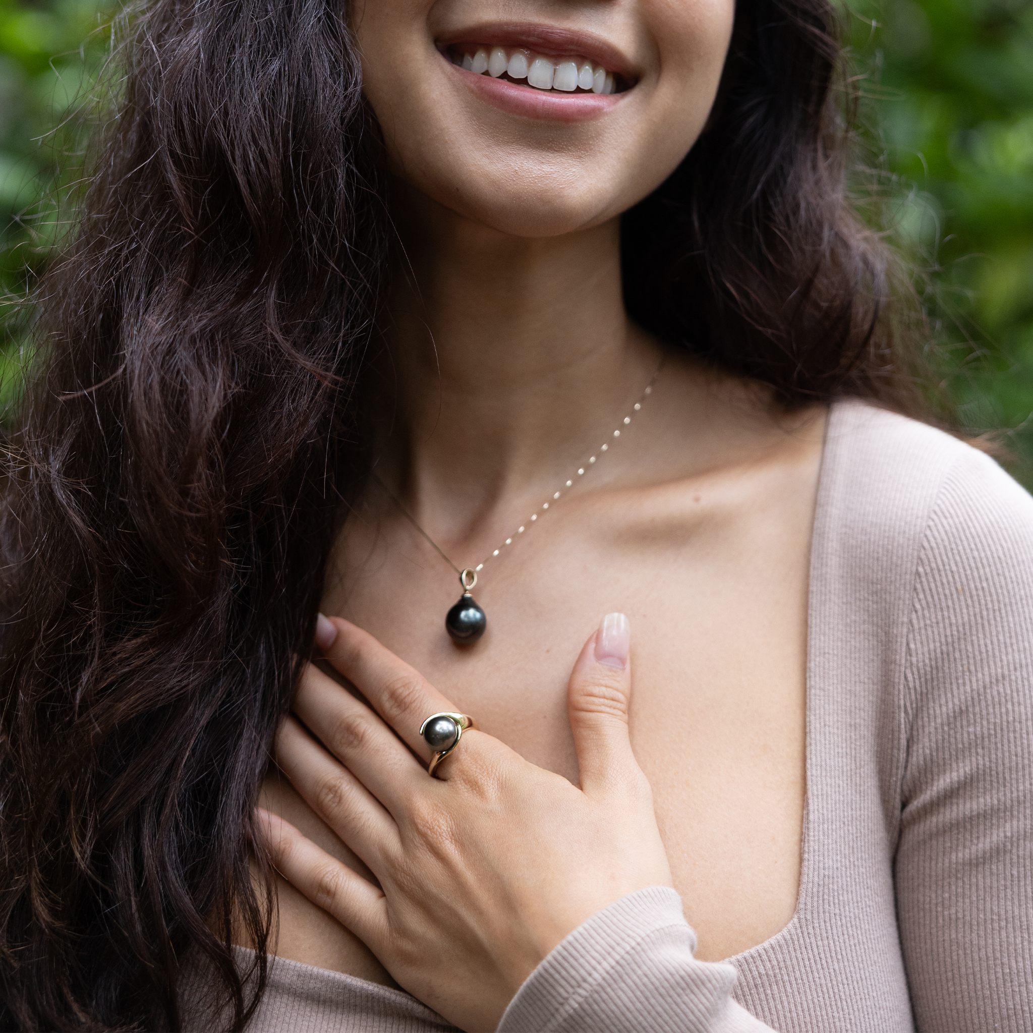 Tahitian Black Pearl Ring in Gold - 10-11mm