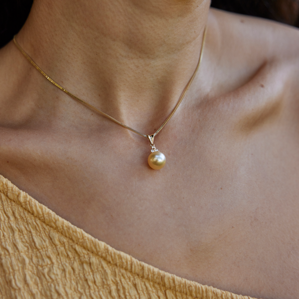 South Sea Gold Pearl Pendant in Gold with Diamonds - 9-10mm