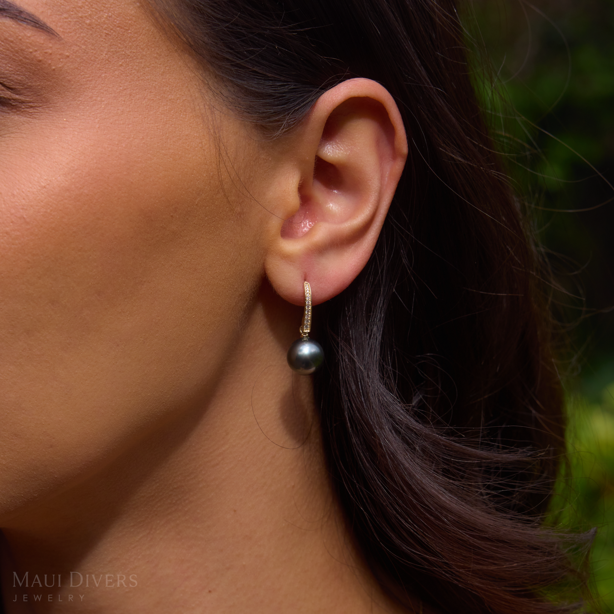 Tahitian Black Pearl Earrings in Gold with Diamonds - 9-10mm