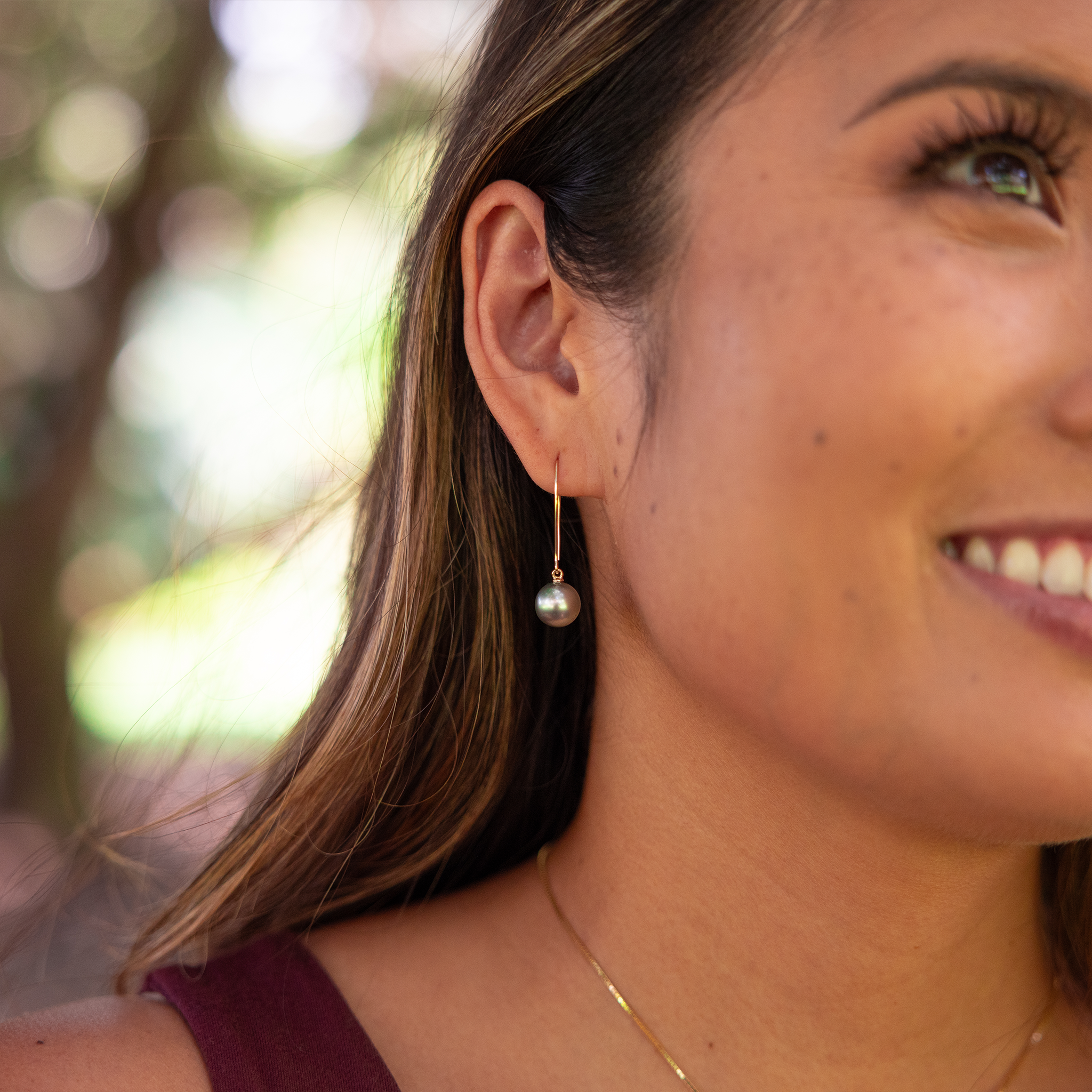 Tahitian Black Pearl Earrings in Gold - 9-10mm