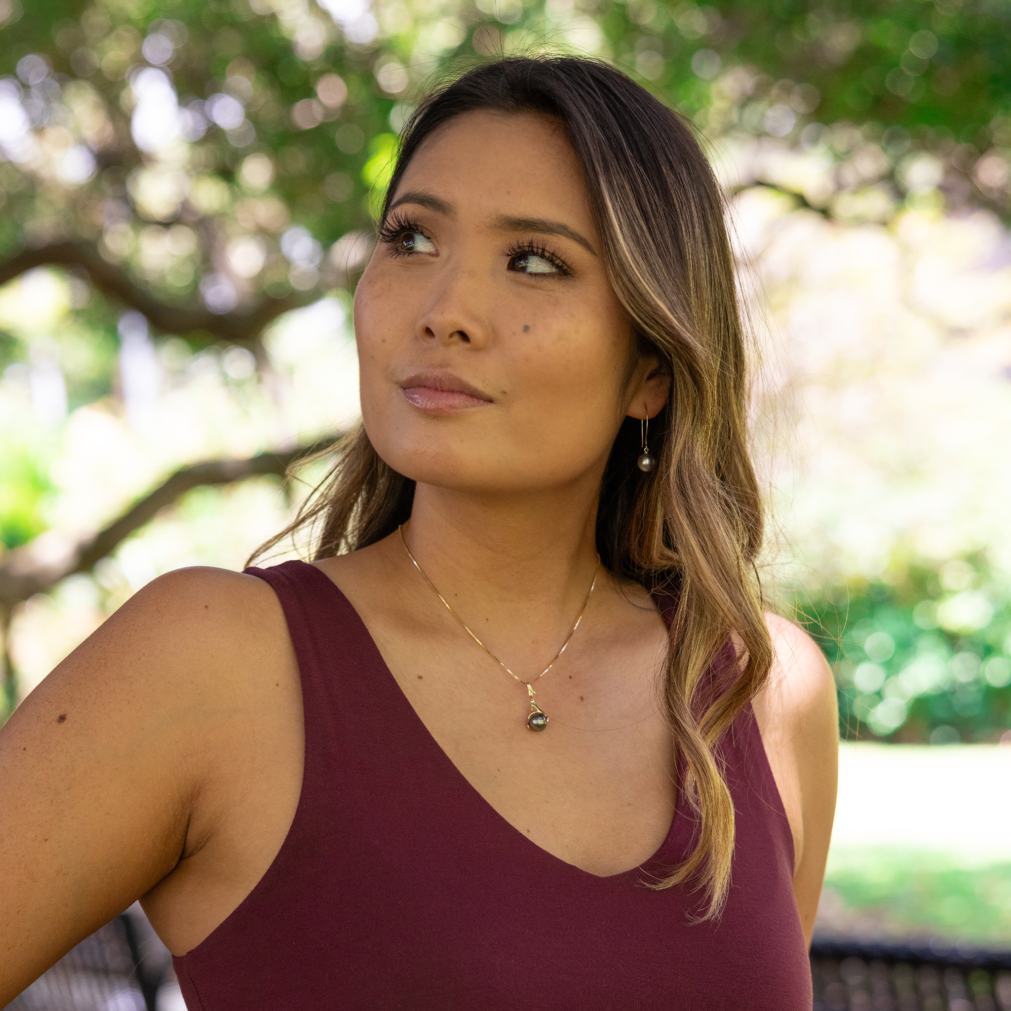 Tahitian Black Pearl Earrings in Gold - 9-10mm