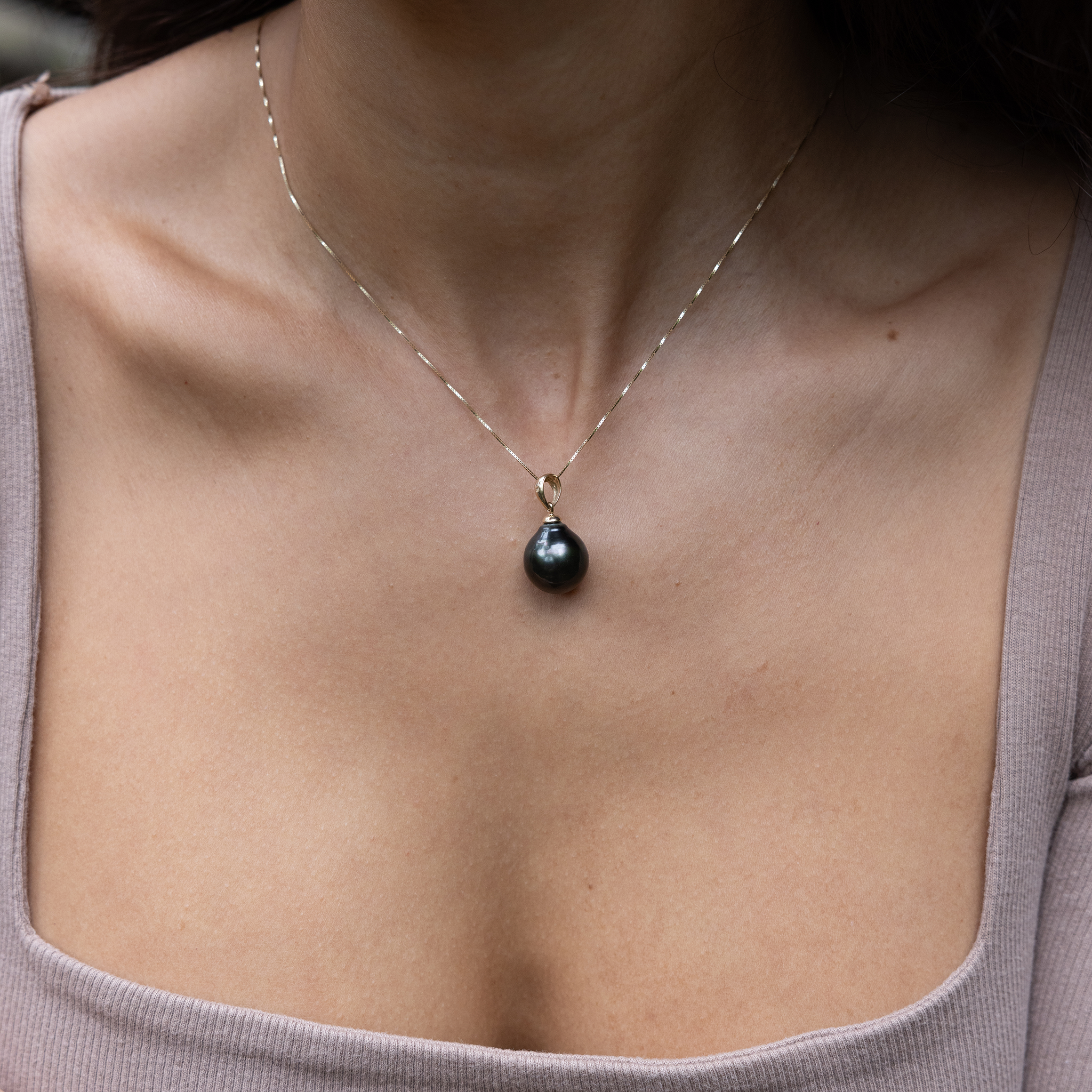 Tahitian Black Pearl Pendant in Gold - 12-13mm