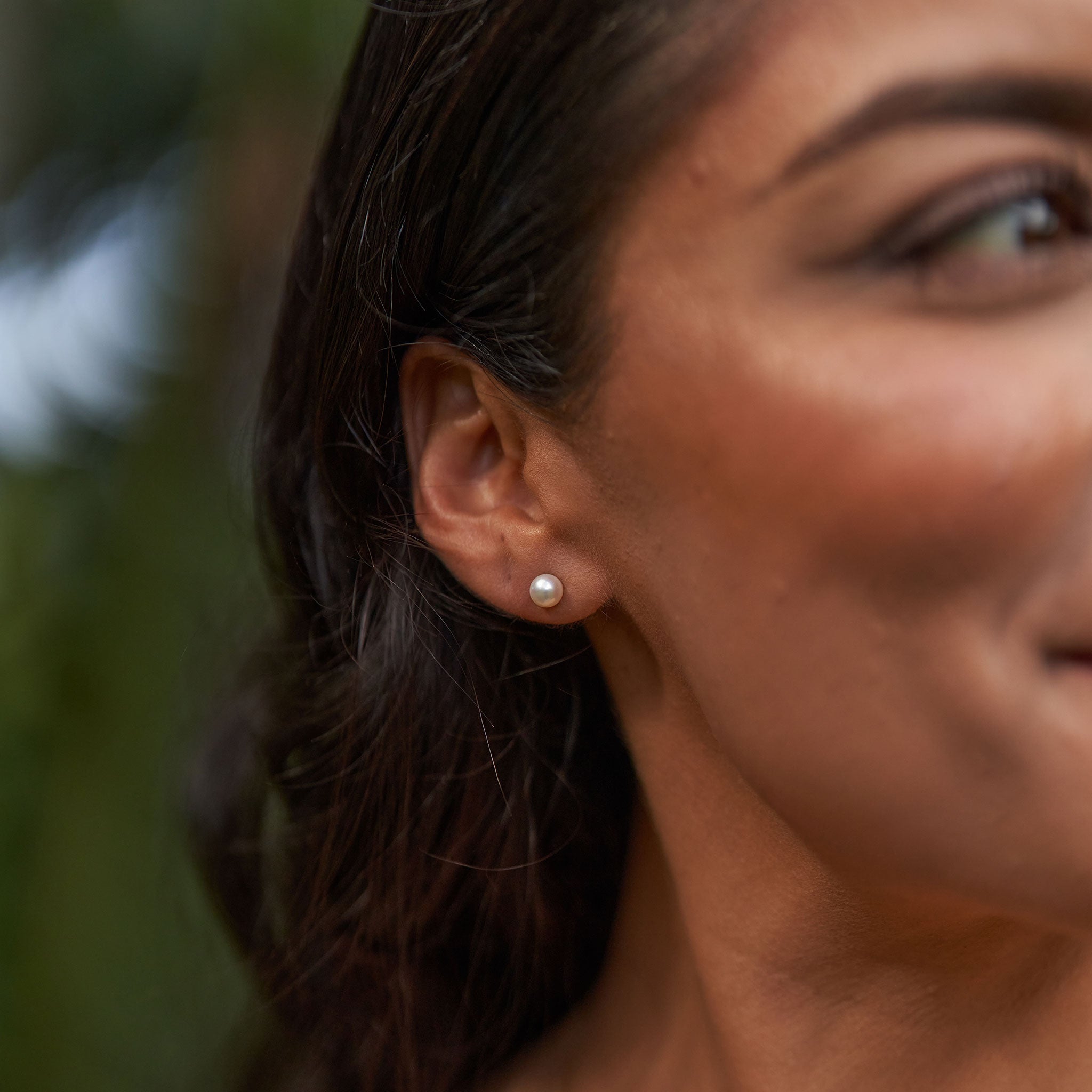 Freshwater White Pearl Earrings in Gold - 5-6mm