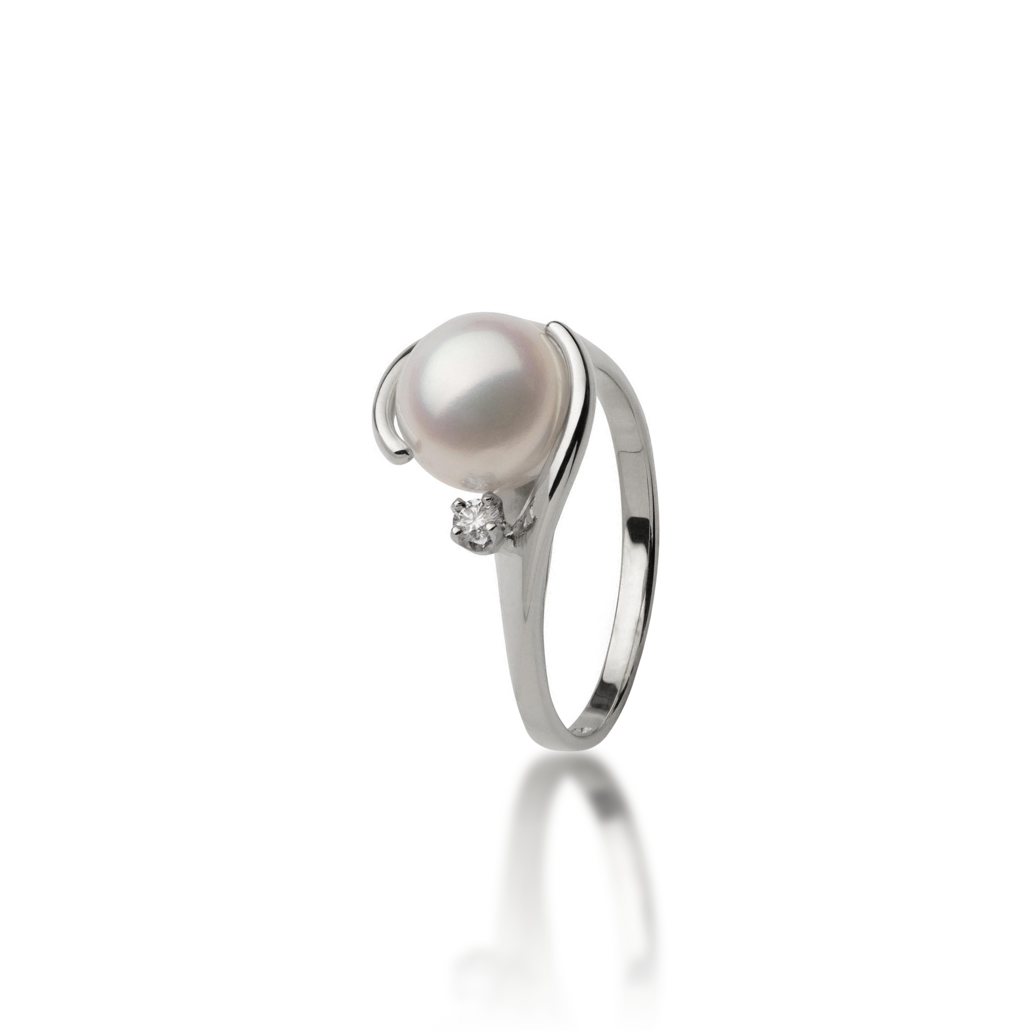 Akoya White Pearl Ring in White Gold with Diamond - 8mm