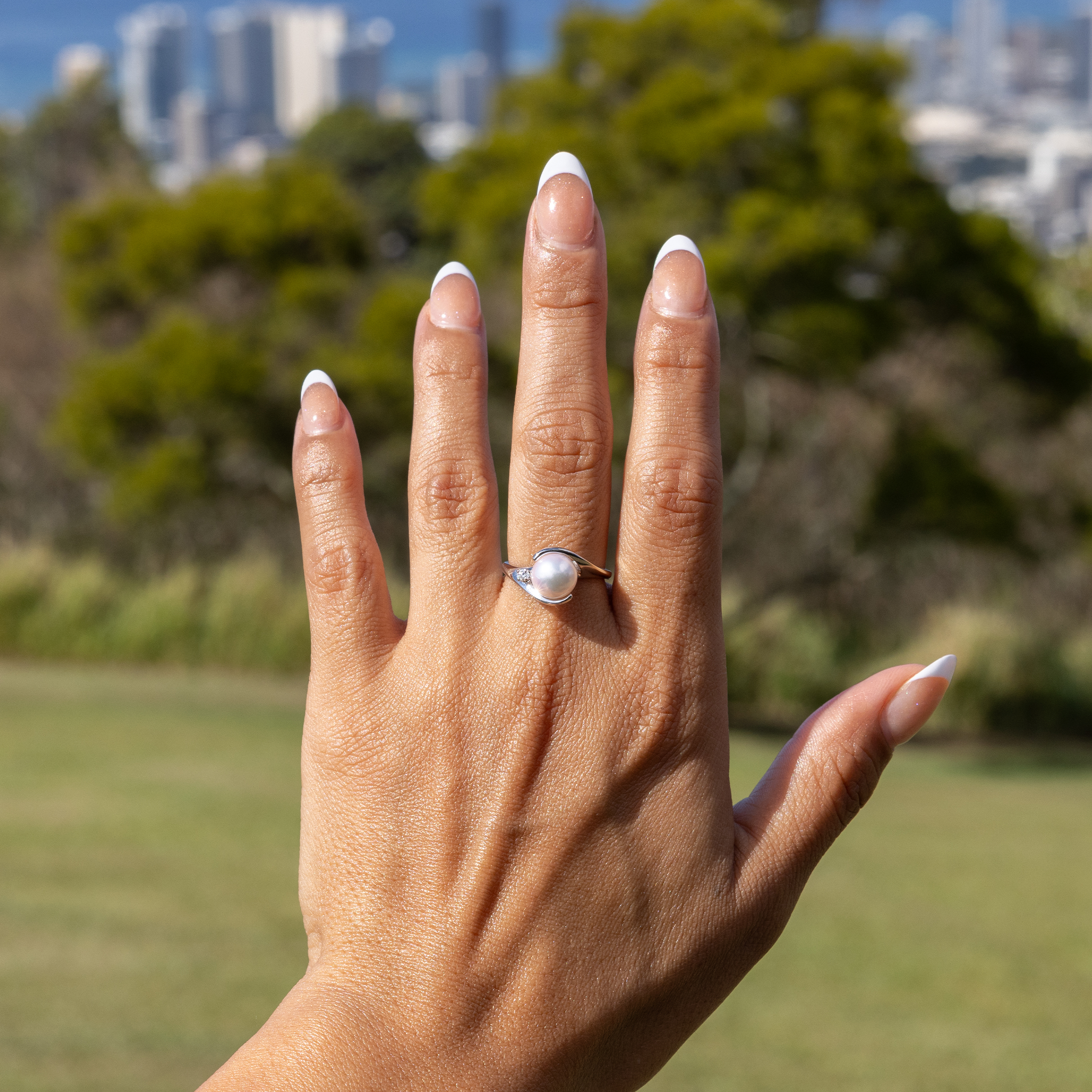 Akoya White Pearl Ring in White Gold with Diamond - 8mm