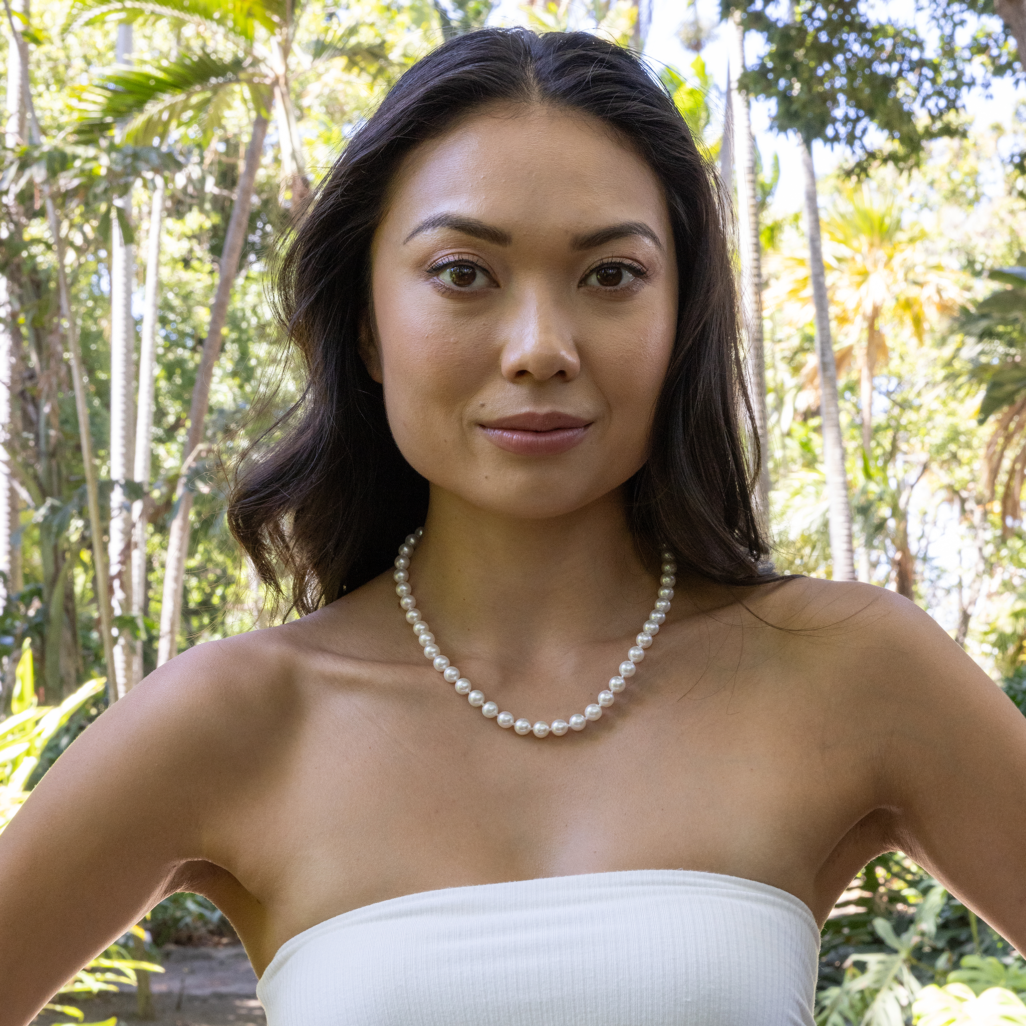 18-19" Akoya White Pearl Strand with White Gold Clasp - 8-8.5mm