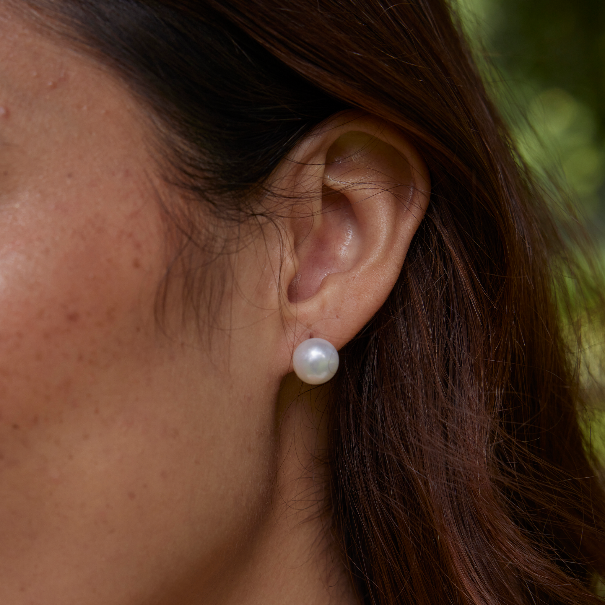 Freshwater White Pearl Earrings in White Gold - 9-10mm