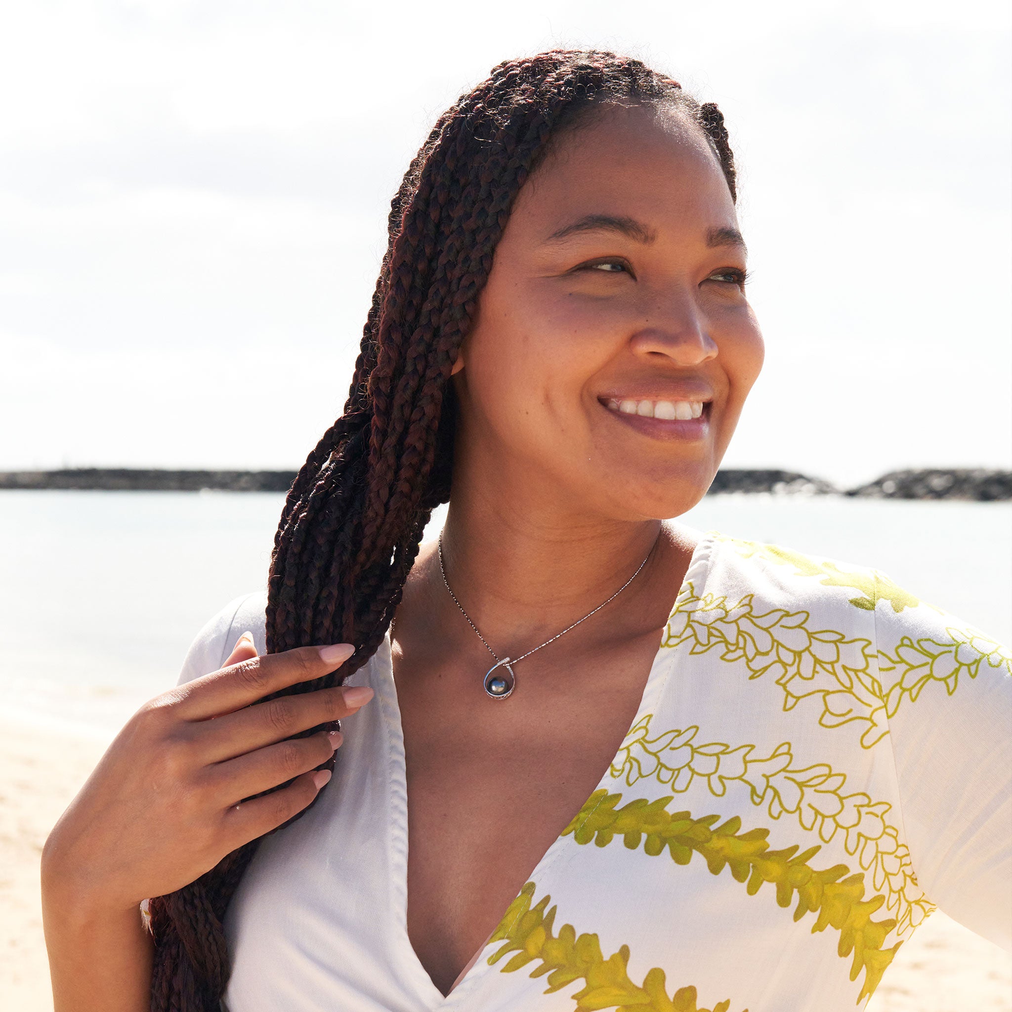 Teardrop Tahitian Black Pearl Pendant in White Gold with Diamonds - 10-11mm