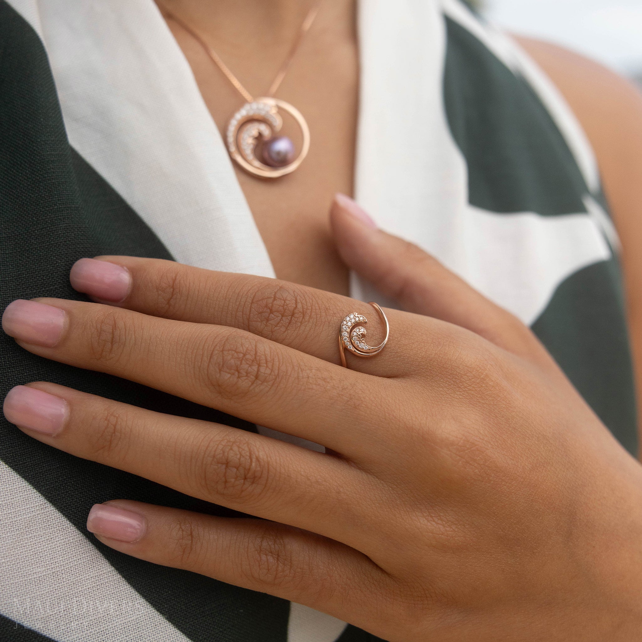 Nalu Ring in Rose Gold with Diamonds - 12mm