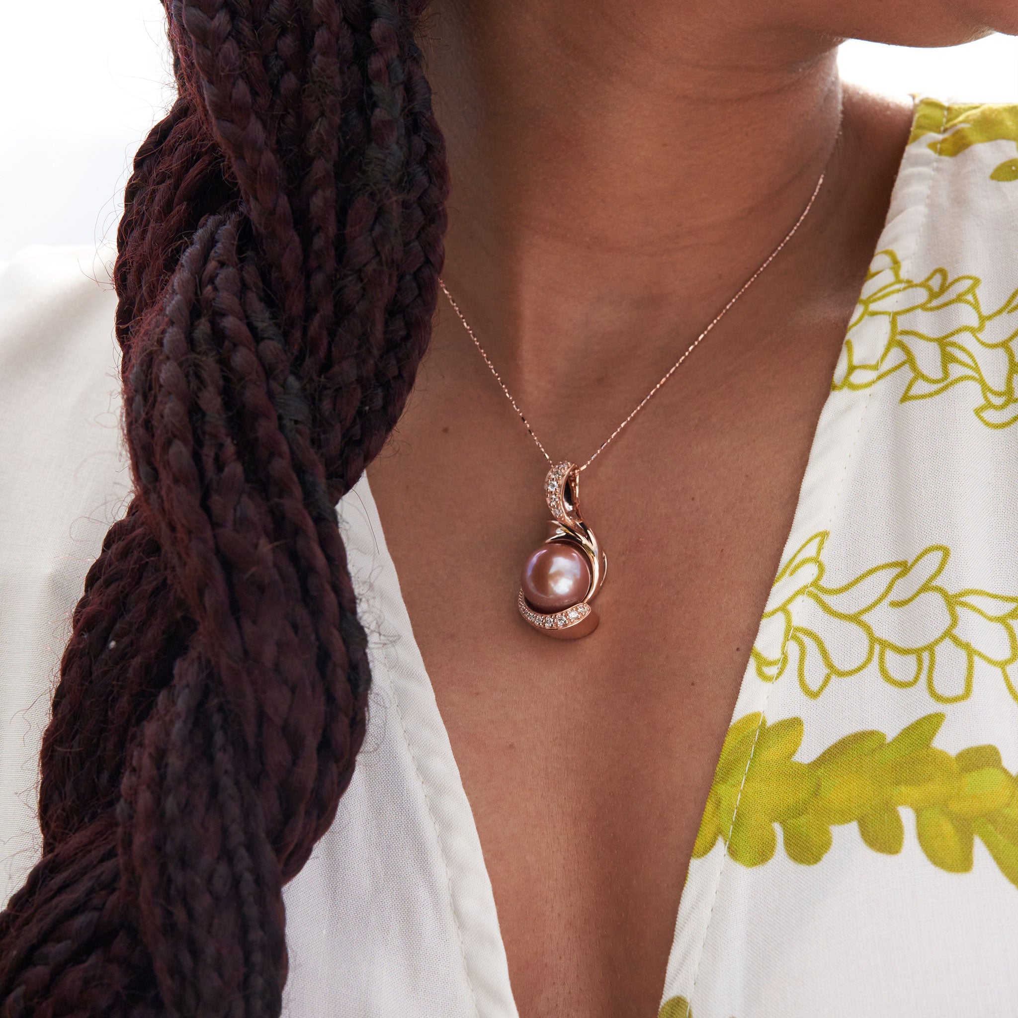 Lilac Freshwater Pearl Pendant in Rose Gold with Diamonds - 14-15mm