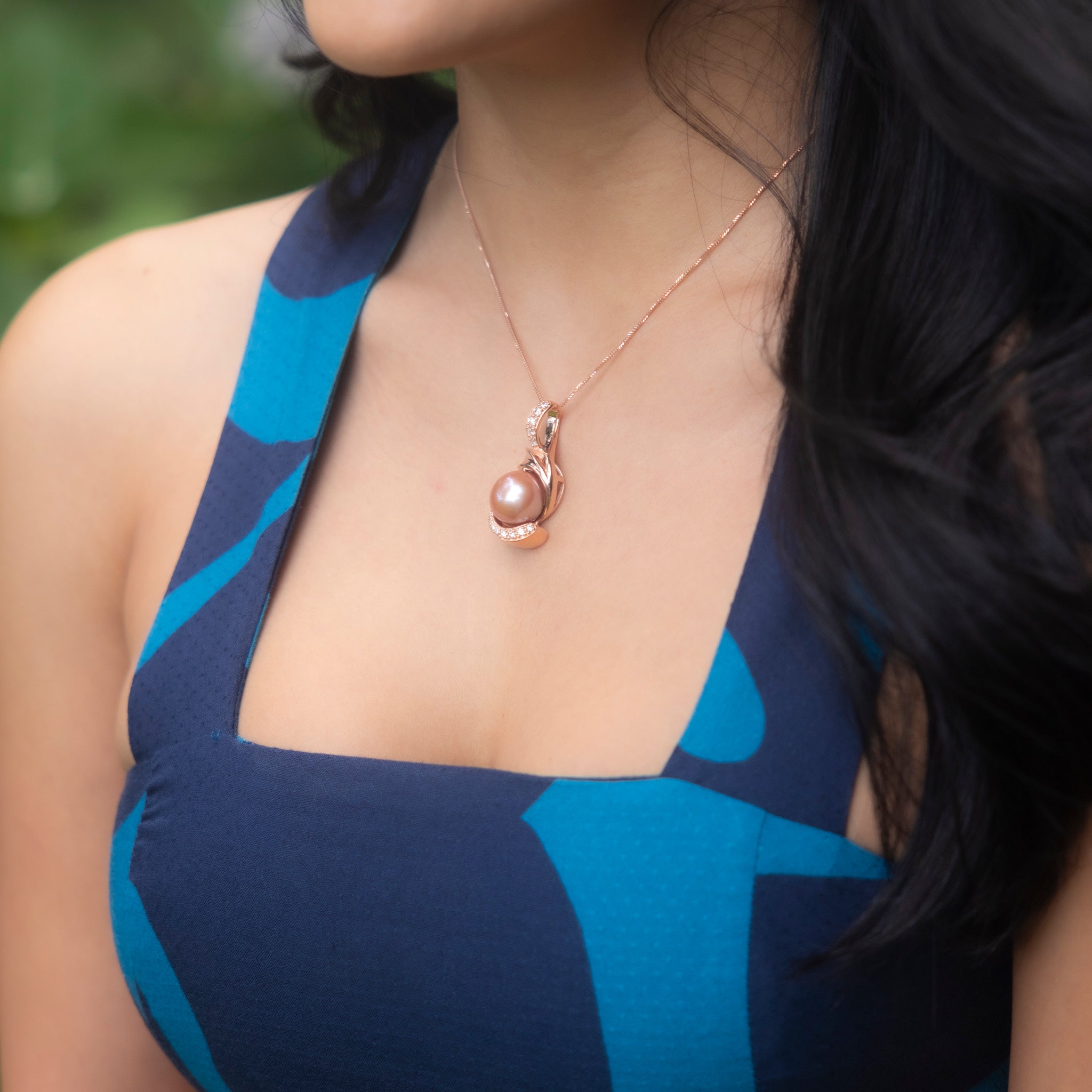 Lilac Freshwater Pearl Pendant in Rose Gold with Diamonds - 14-15mm