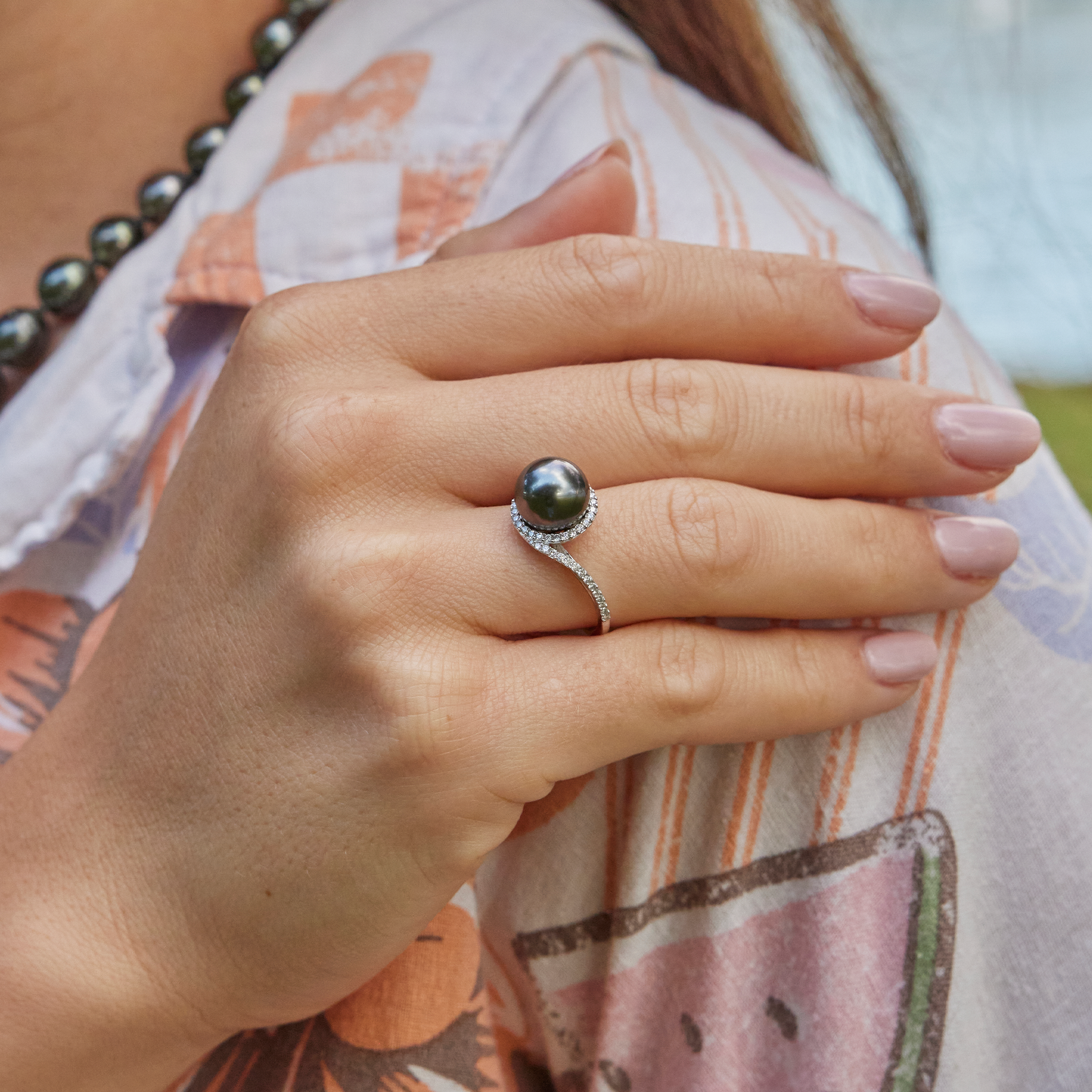 Halo Tahitian Black Pearl Ring in White Gold with Diamonds - 9-10mm