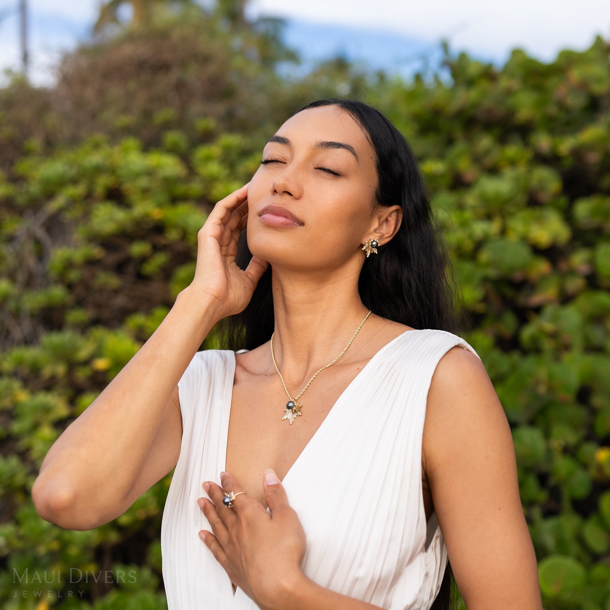 E Hoʻāla Tahitian Black Pearl Pendant in Gold with Diamonds - 27mm