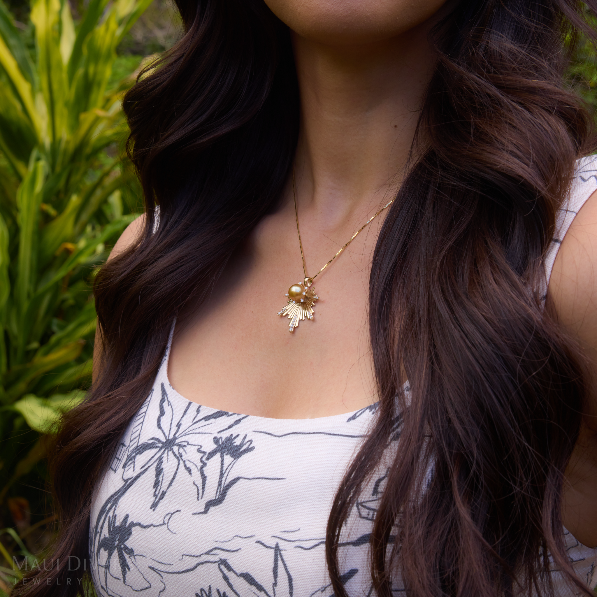 E Hoʻāla South Sea Gold Pearl Pendant in Gold with Diamonds - 27mm