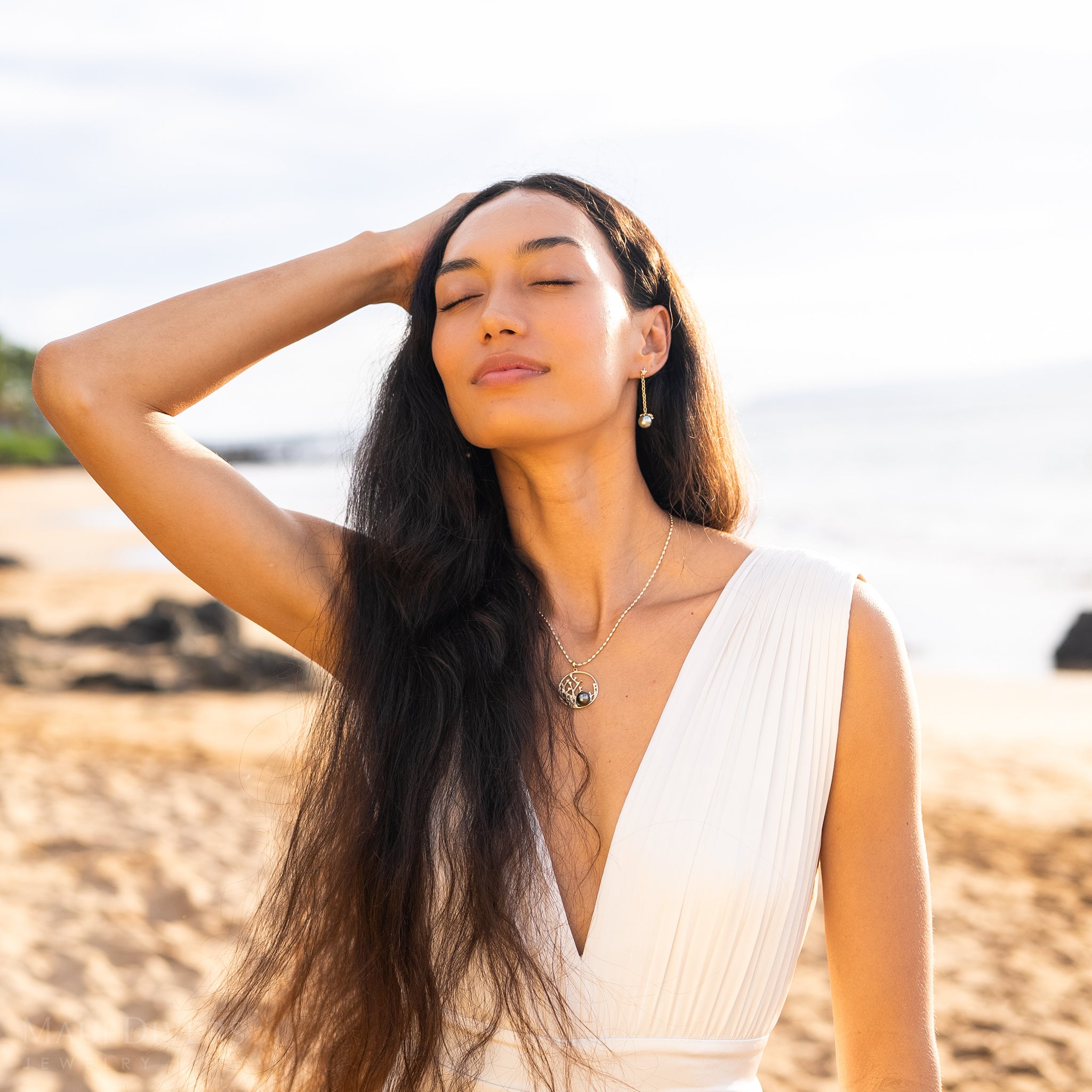 Reefs Tahitian Black Pearl Pendant in Gold with Diamonds - 30mm