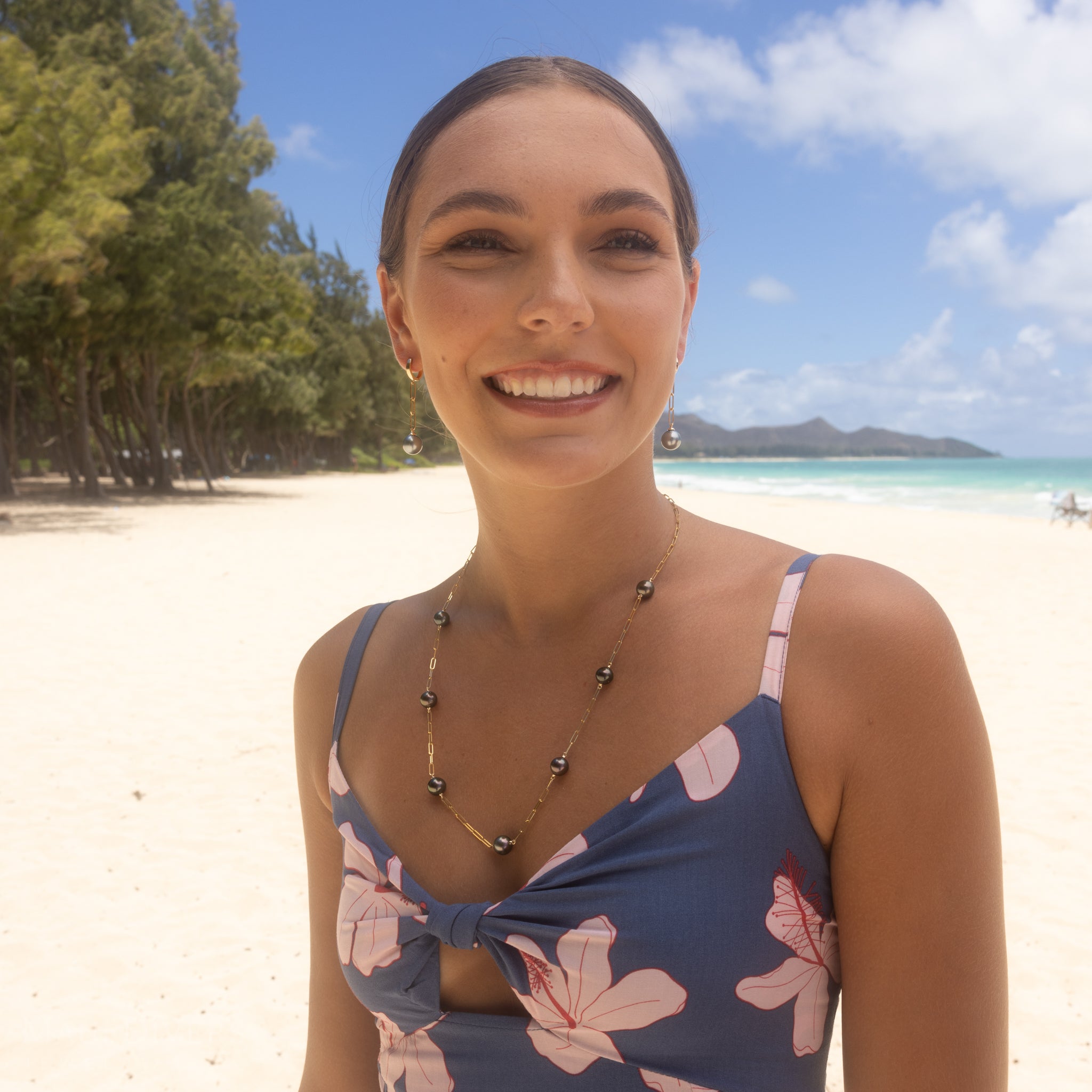 Adjustable 24" Tahitian Black Pearl Paperclip Chain Necklace in Gold - 9-10mm