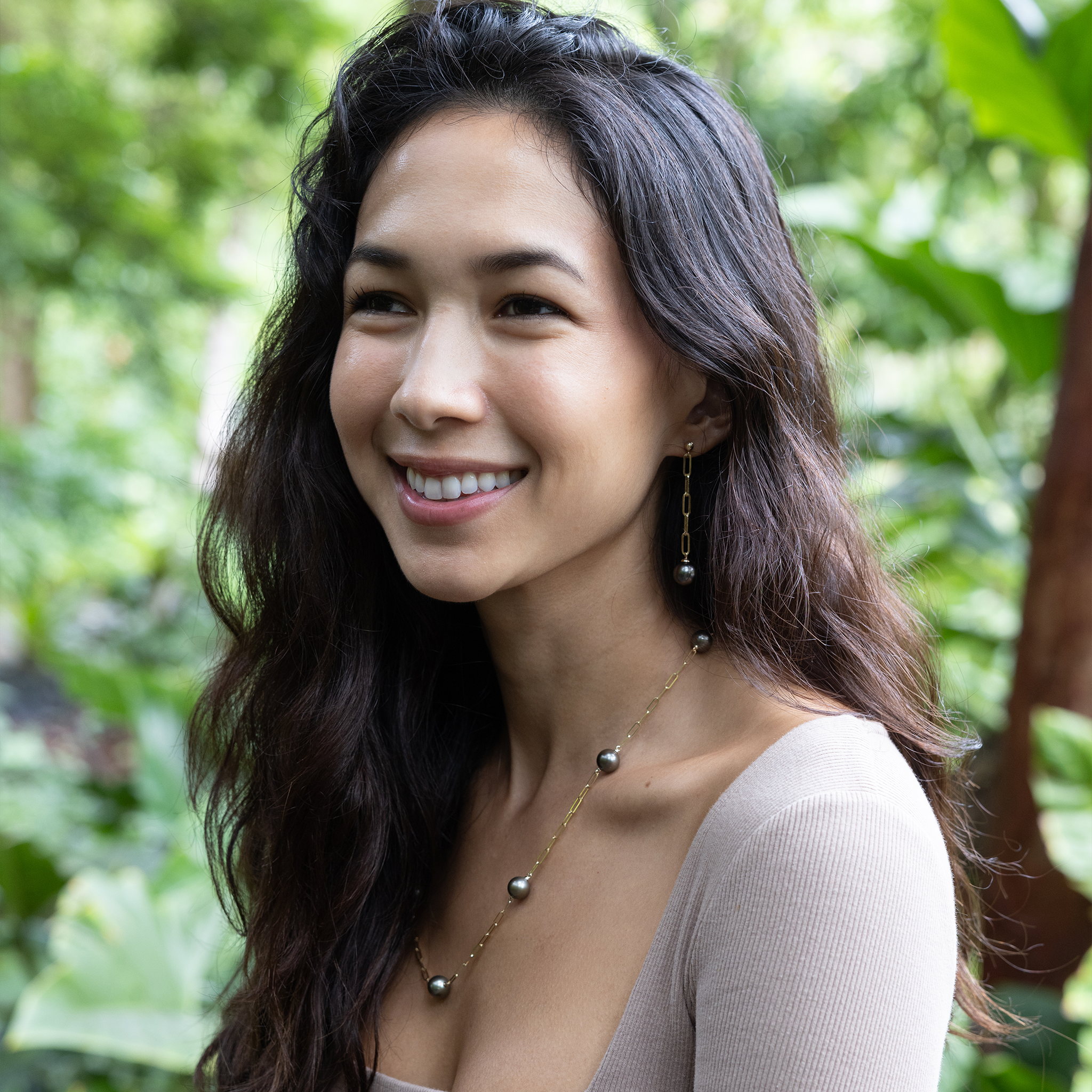 Adjustable 24" Tahitian Black Pearl Paperclip Chain Necklace in Gold - 9-10mm