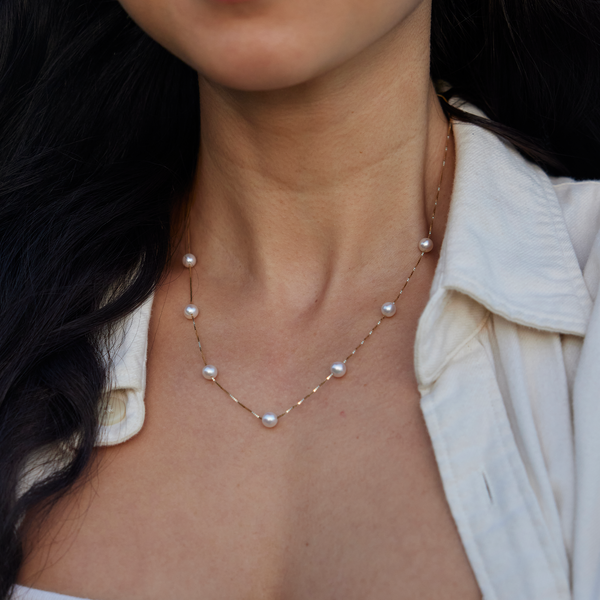 18" Freshwater White Pearl Necklace in Gold - 5-6mm