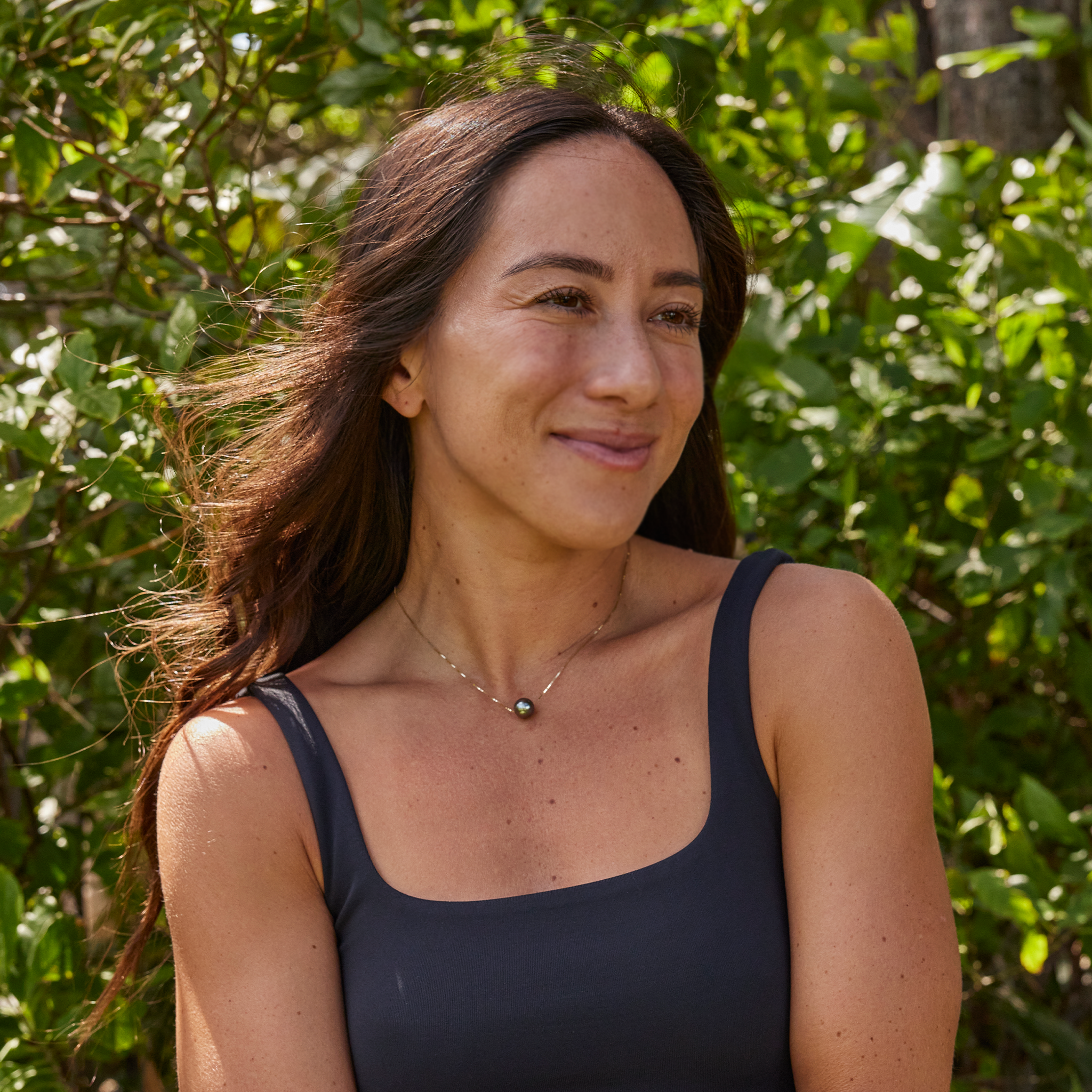 16-18" Adjustable Tahitian Black Pearl Necklace in Gold - 9-10mm