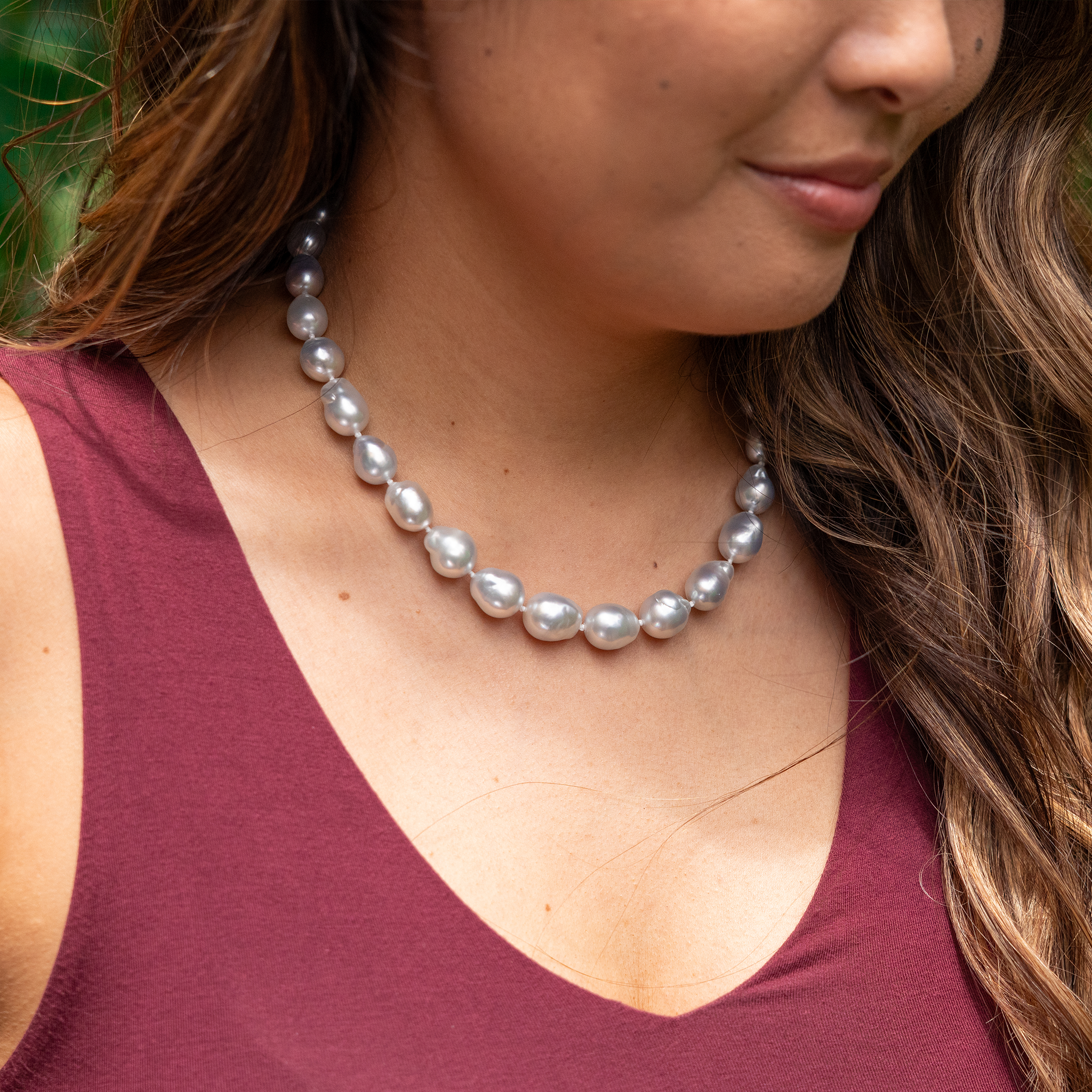 17-18" South Sea Silver Pearl Strand with Magnetic Clasp in Gold - 9-13mm