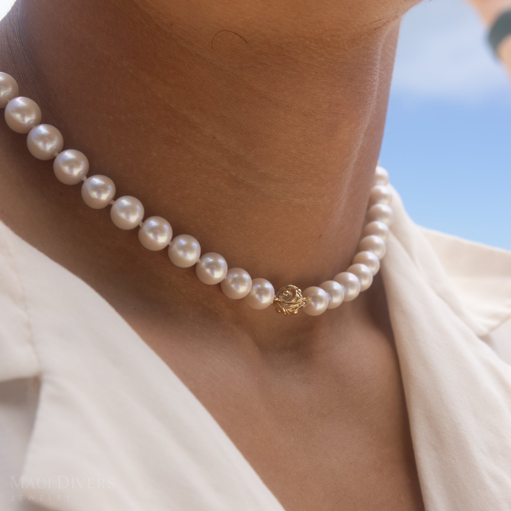 18-19" Freshwater White Pearl Strand with Magnetic Gold Clasp - 9-11mm