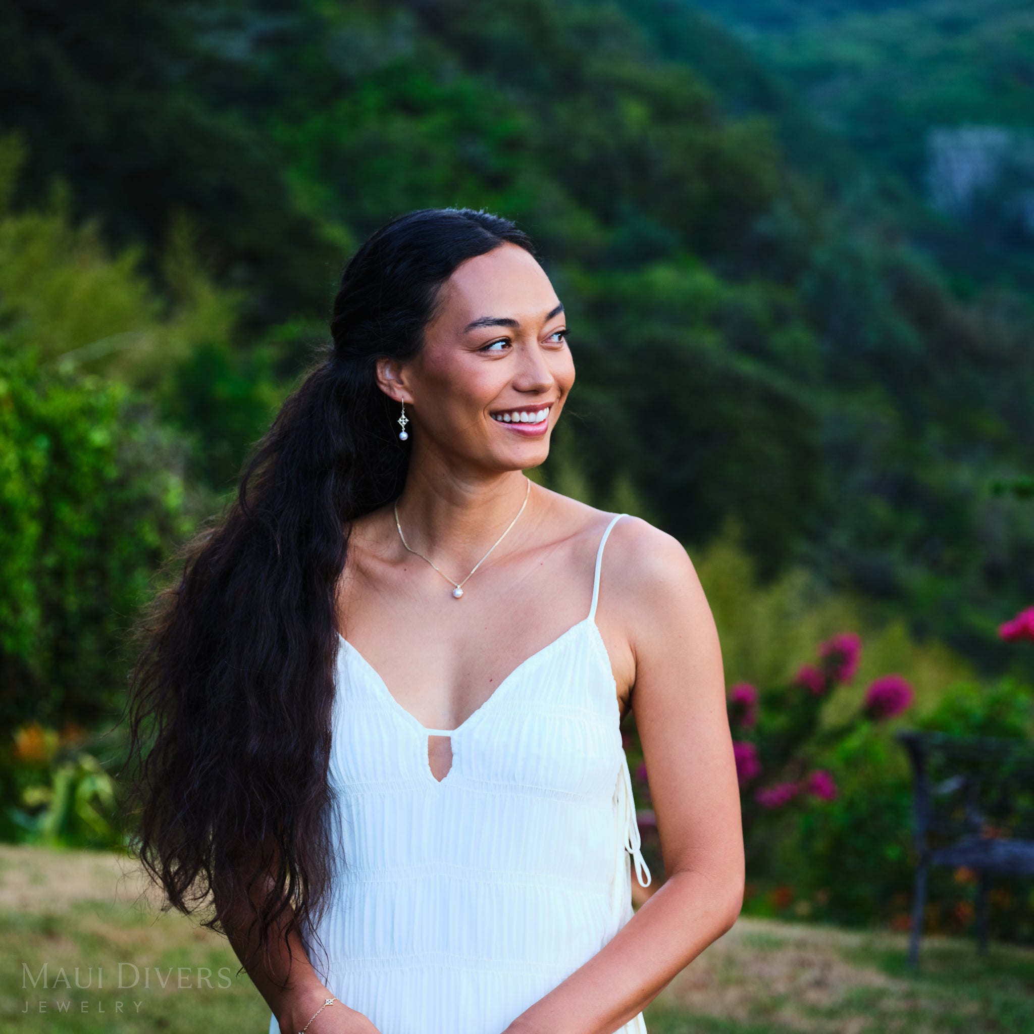 Hawaiian Quilted Star Akoya White Pearl Earrings in Gold - 8mm