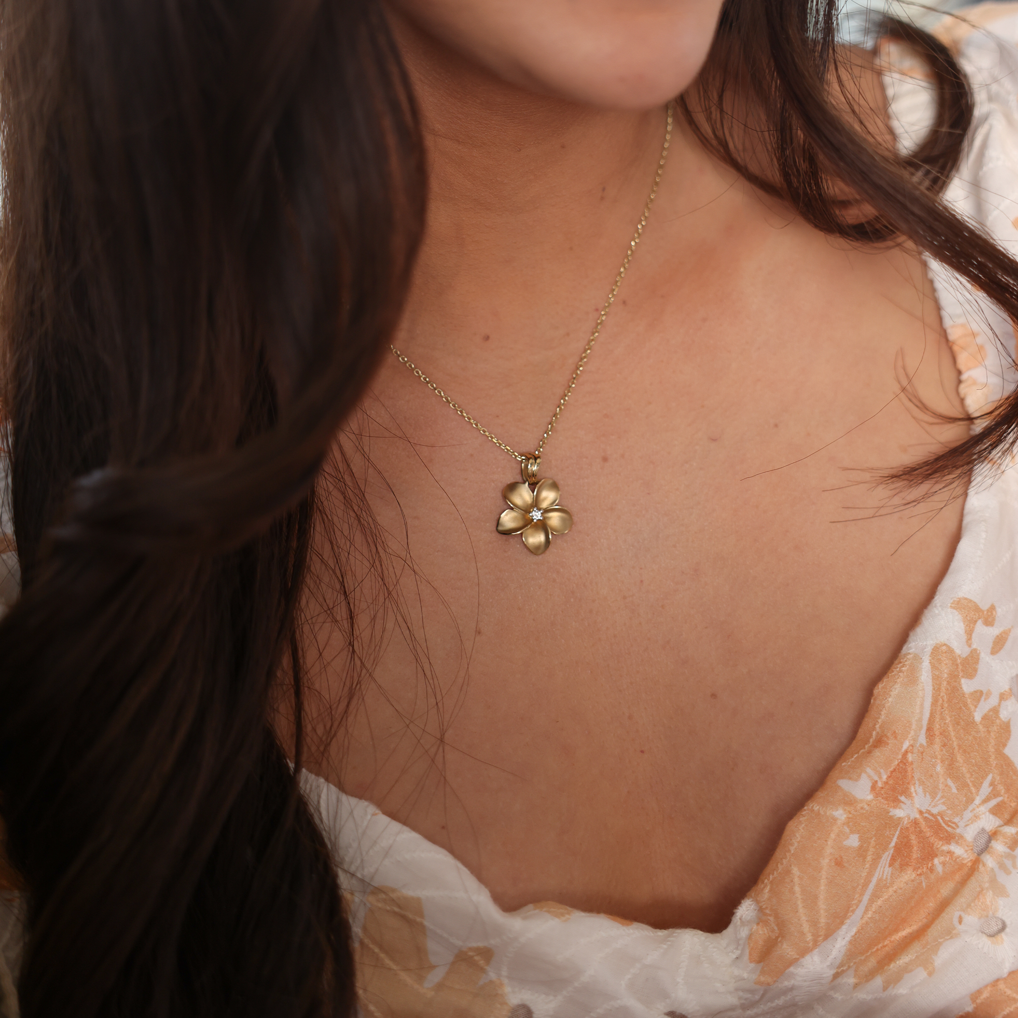Plumeria Pendant in Gold with Diamond - 18mm