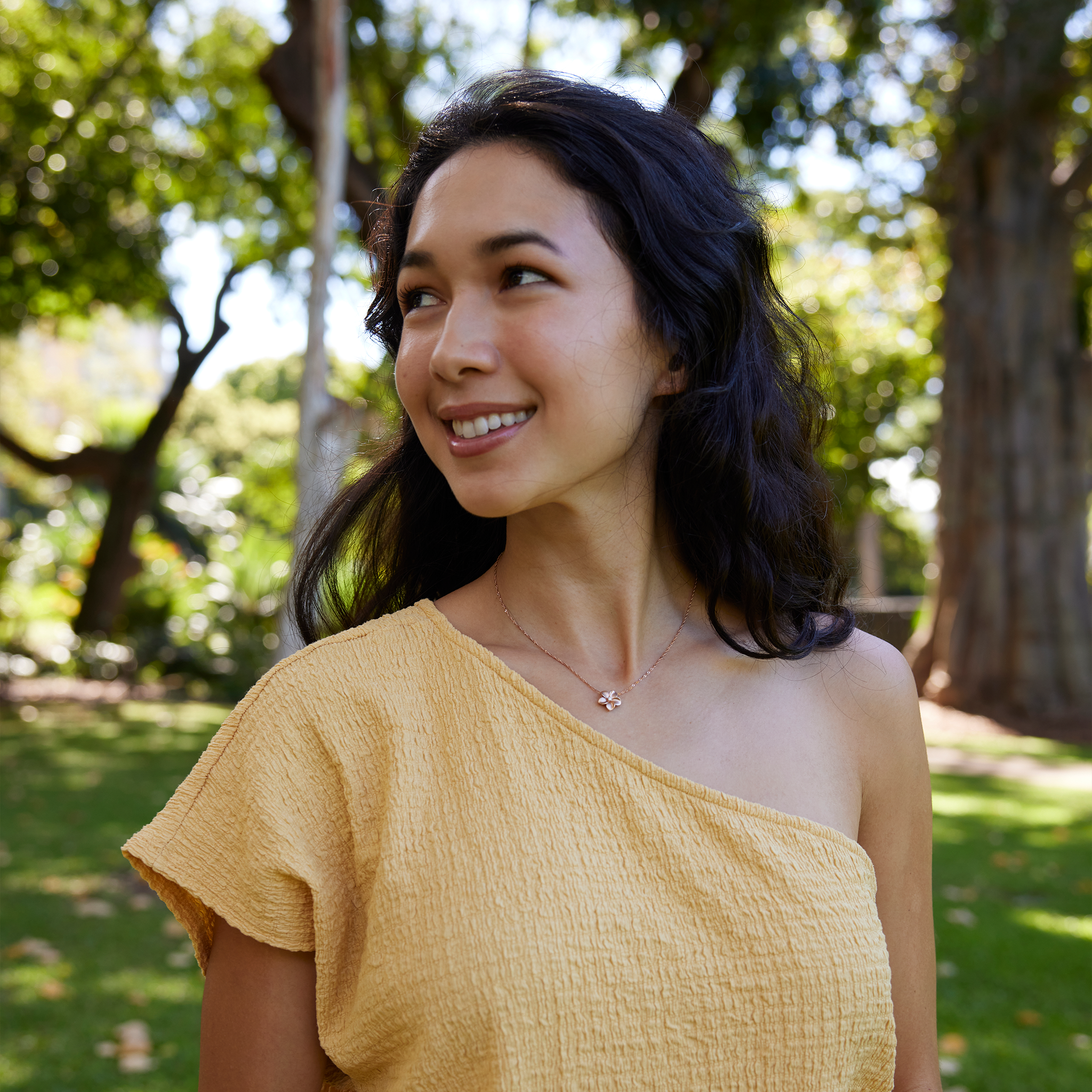 Plumeria Pendant in Rose Gold with Diamond - 13mm