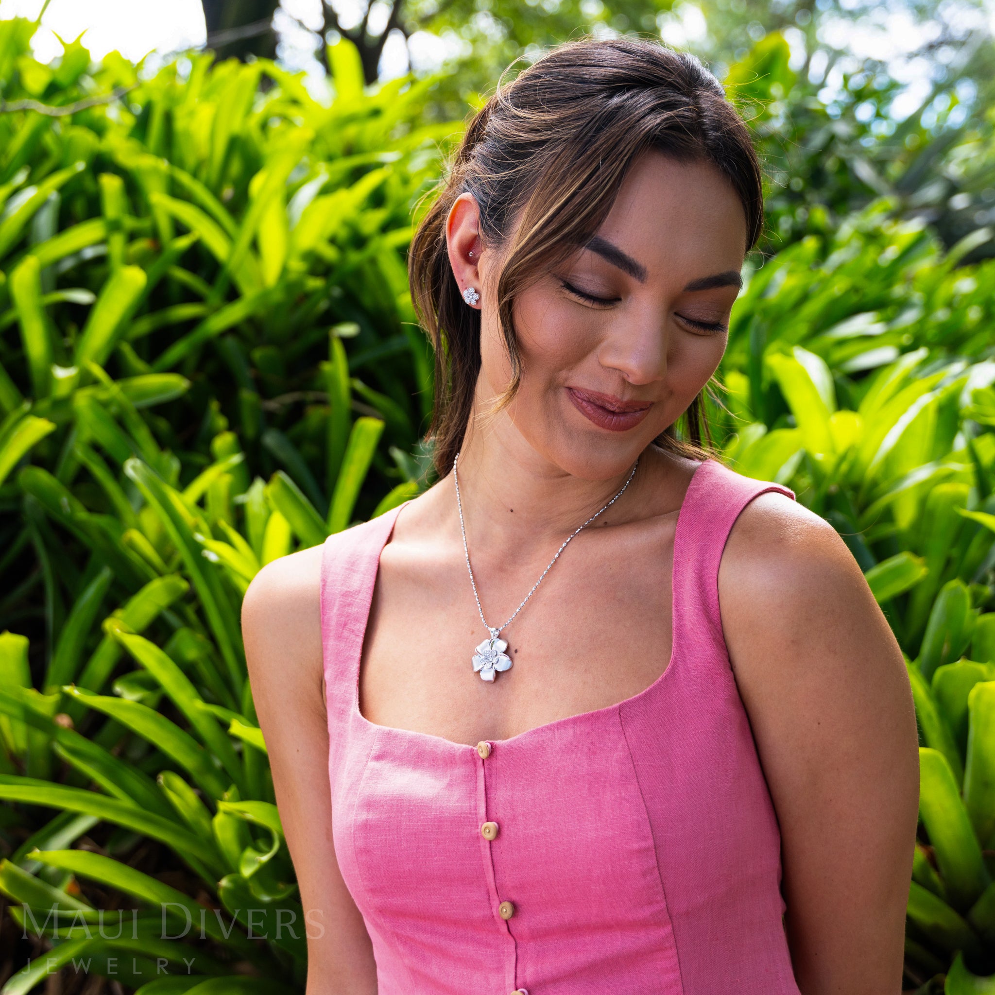 Plumeria Earrings in White Gold with Diamonds - 11mm