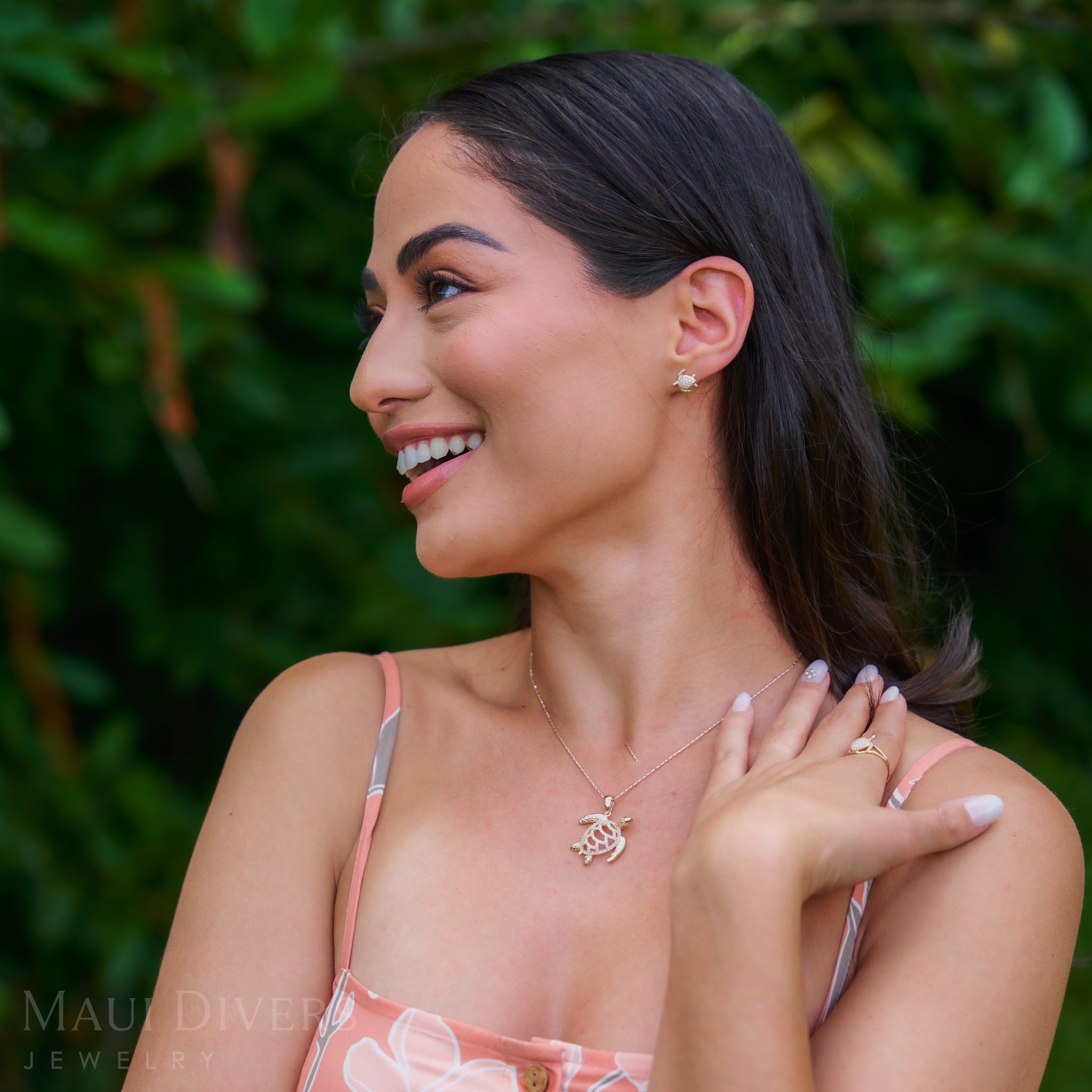 Honu Earrings in Gold with Diamonds - 10mm