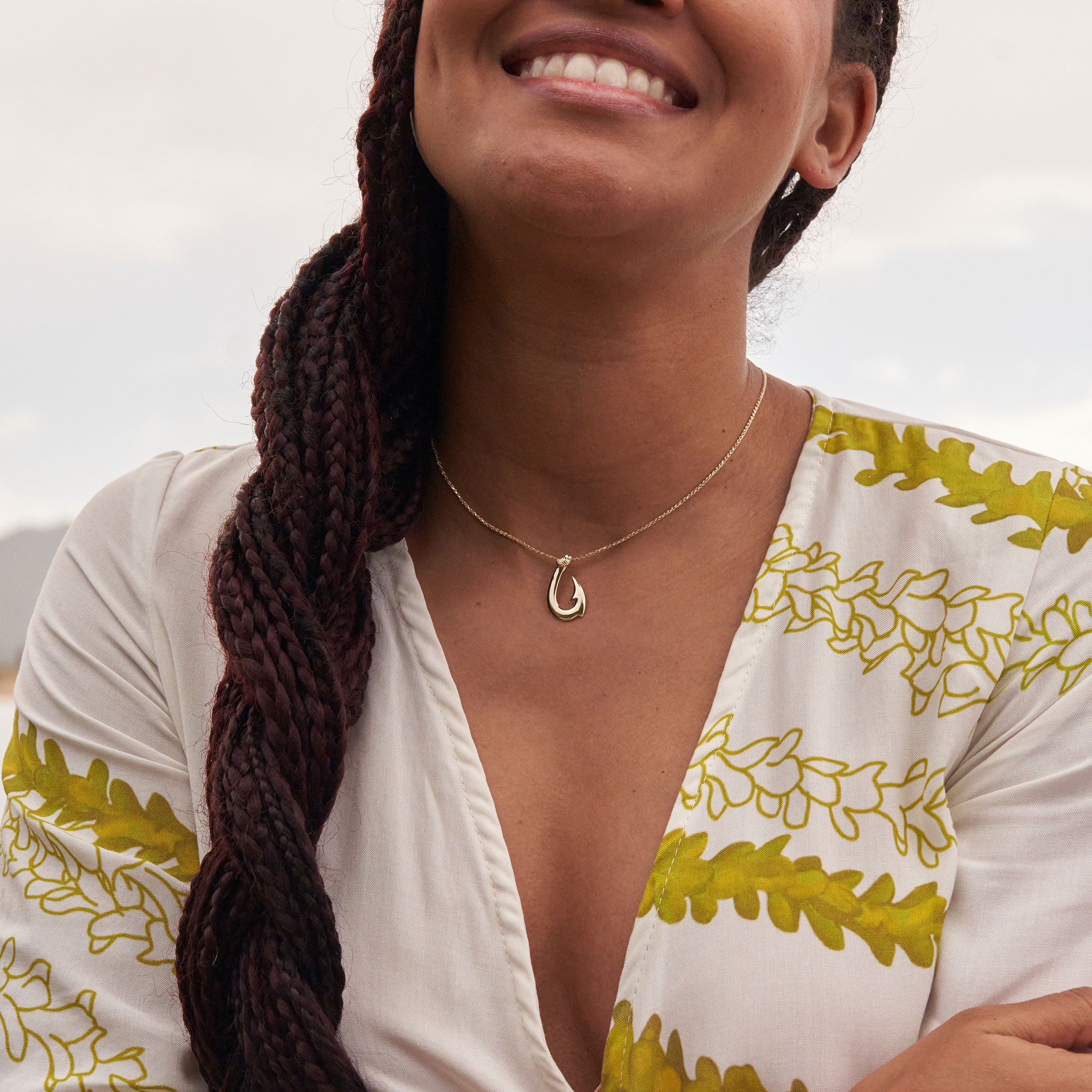 Fish Hook Pendant in Gold - 24mm