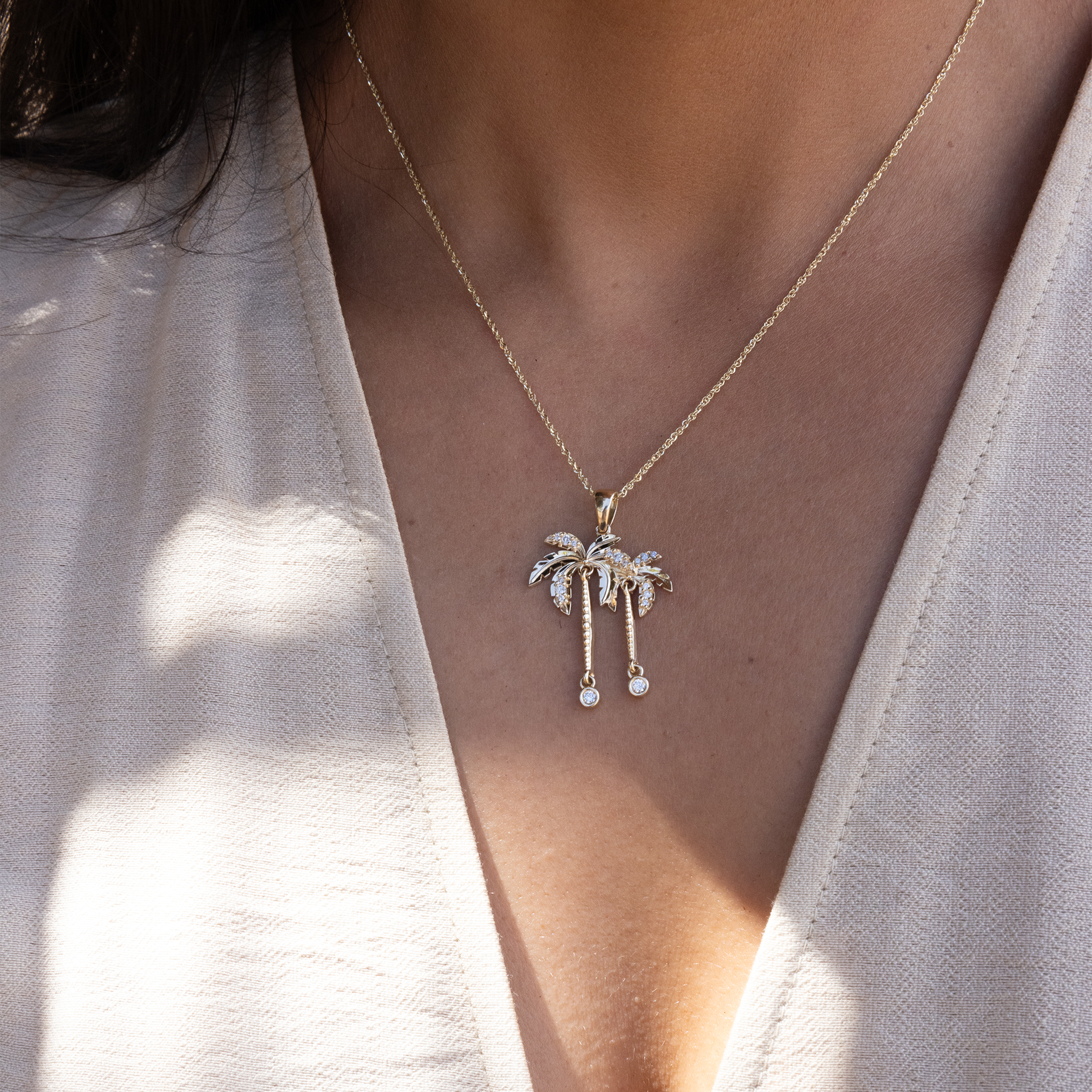 Paradise Palms - Palm Tree Pendant in Gold with Diamonds - 28mm