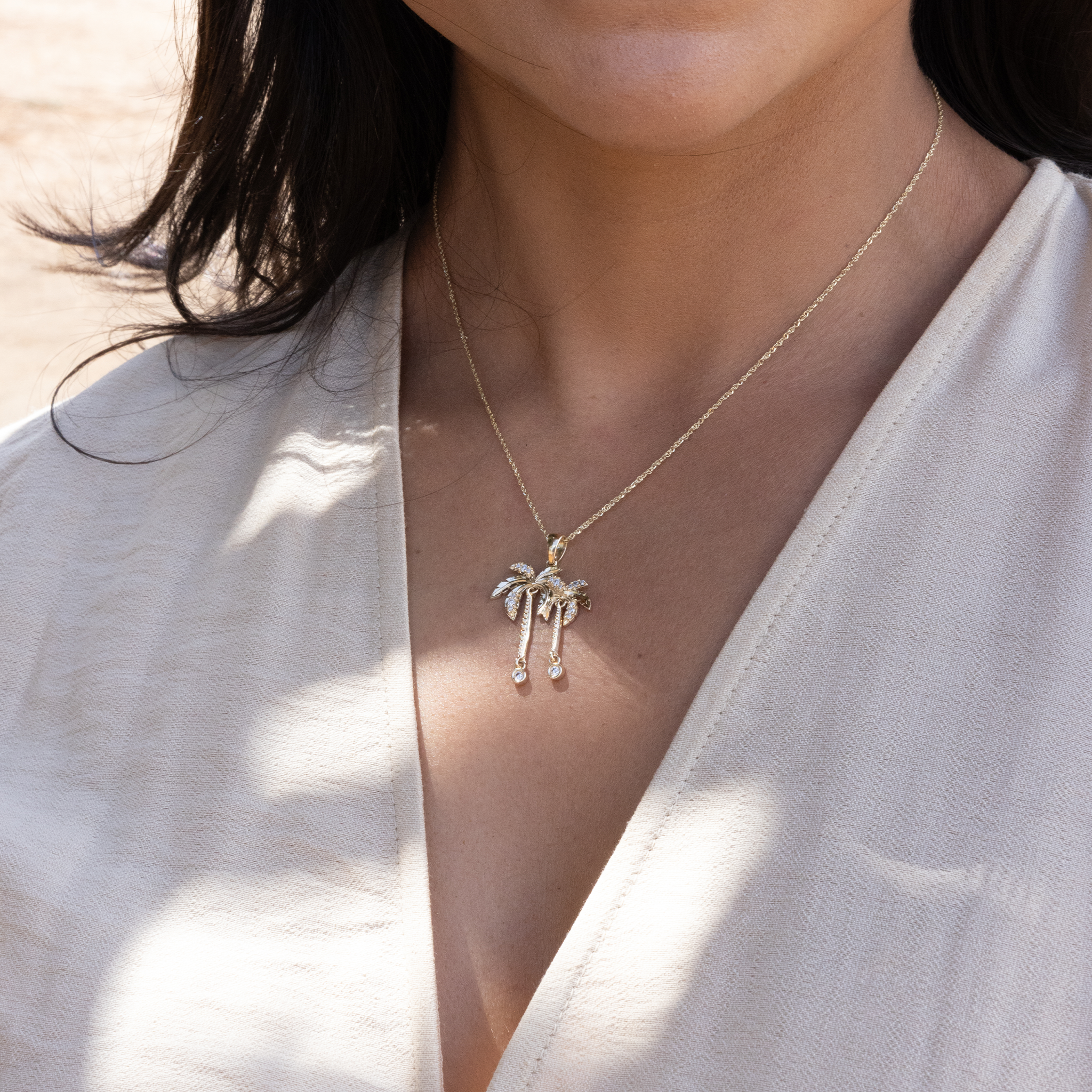 Paradise Palms - Palm Tree Pendant in Gold with Diamonds - 28mm