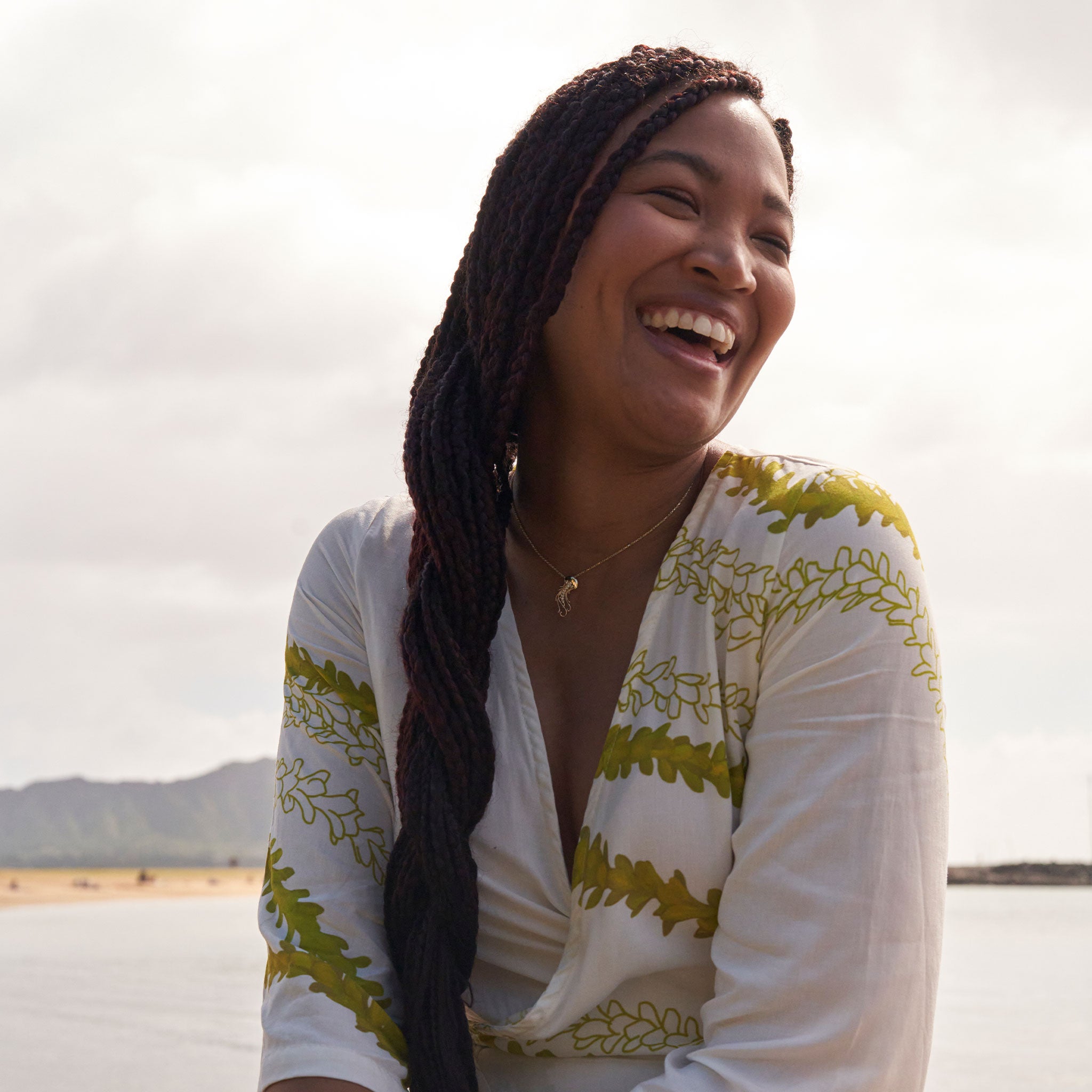 Ocean Dance Jellyfish Pendant in Gold with Diamonds - 24mm