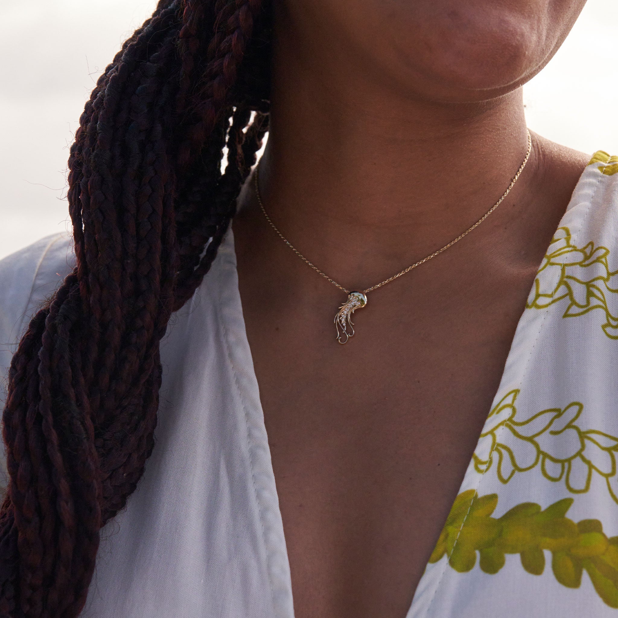 Ocean Dance Jellyfish Pendant in Gold with Diamonds - 24mm