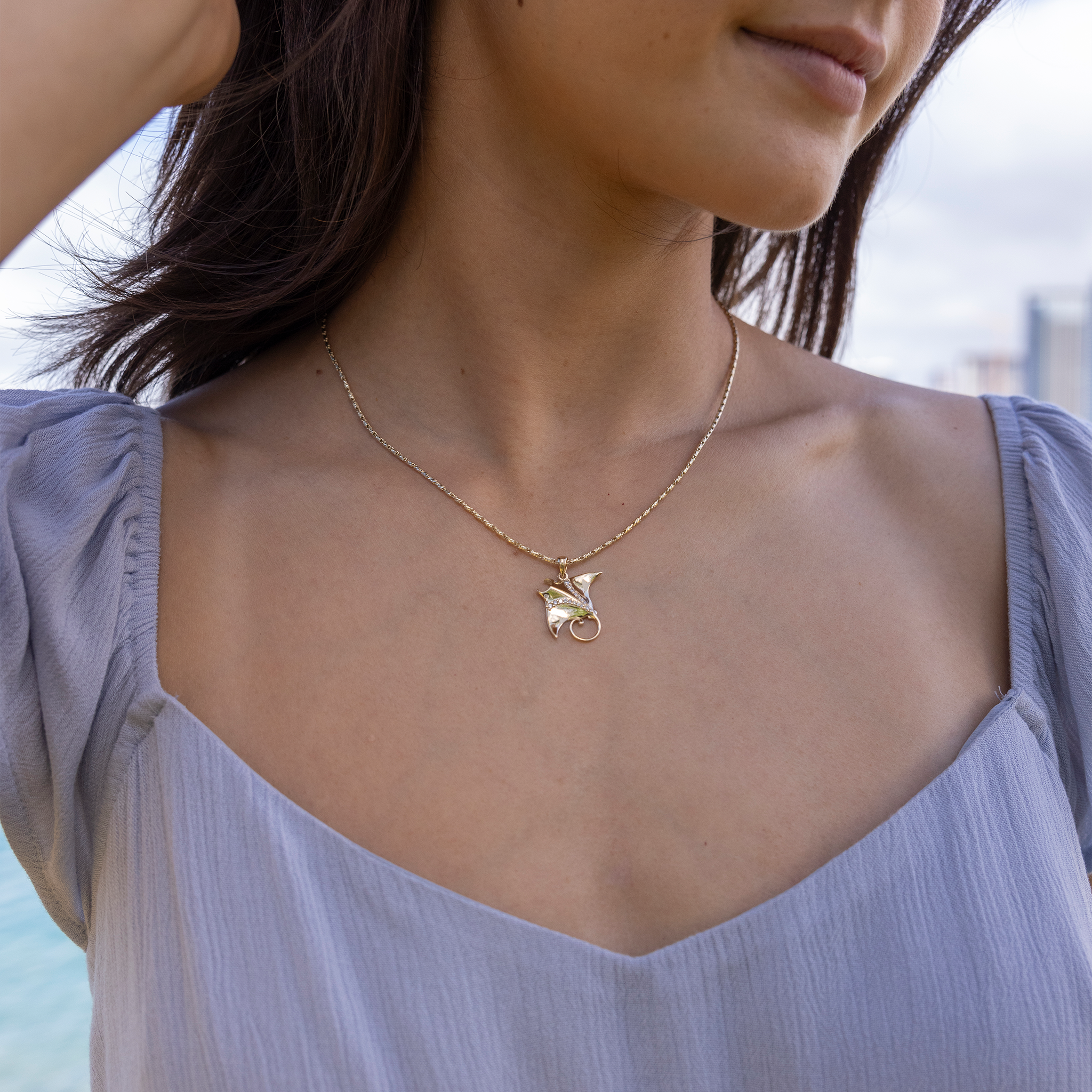 Ocean Dance Manta Ray Pendant in Gold with Diamonds - 21mm
