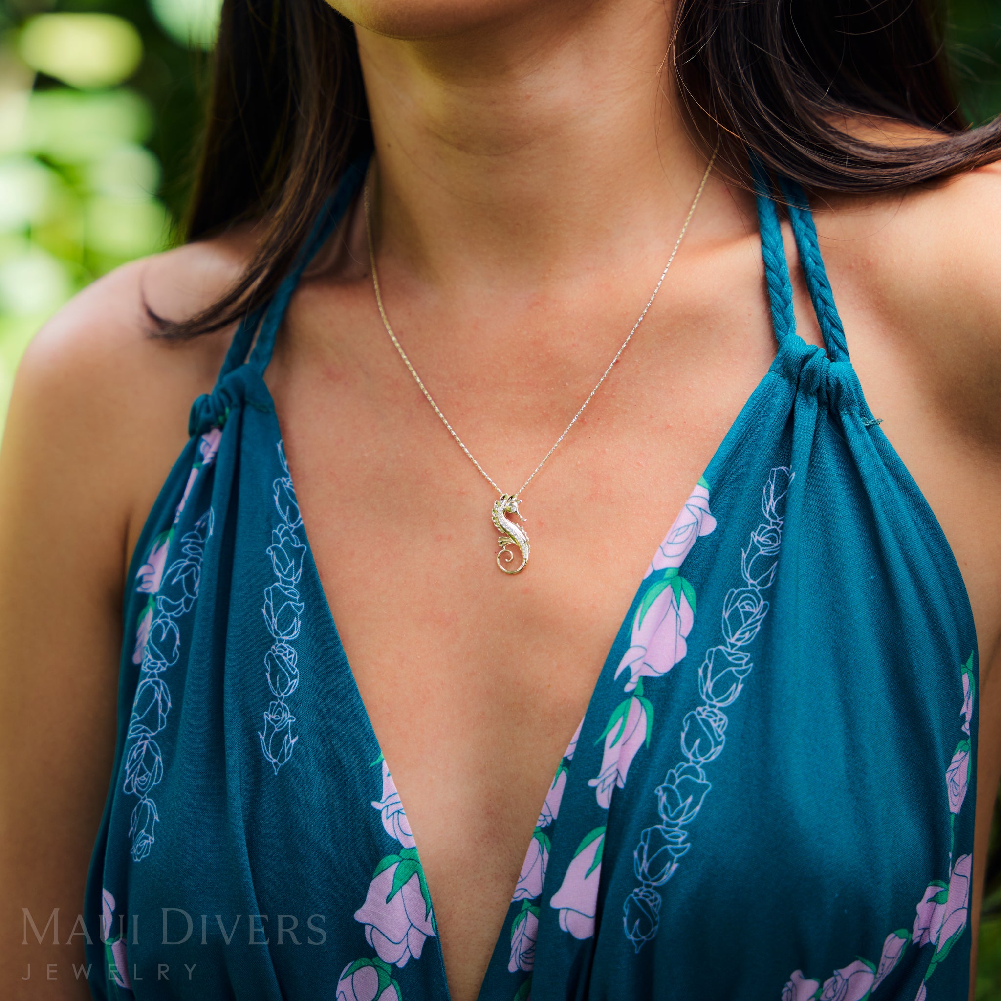 Ocean Dance Seahorse Pendant in Gold with Diamonds - 24mm