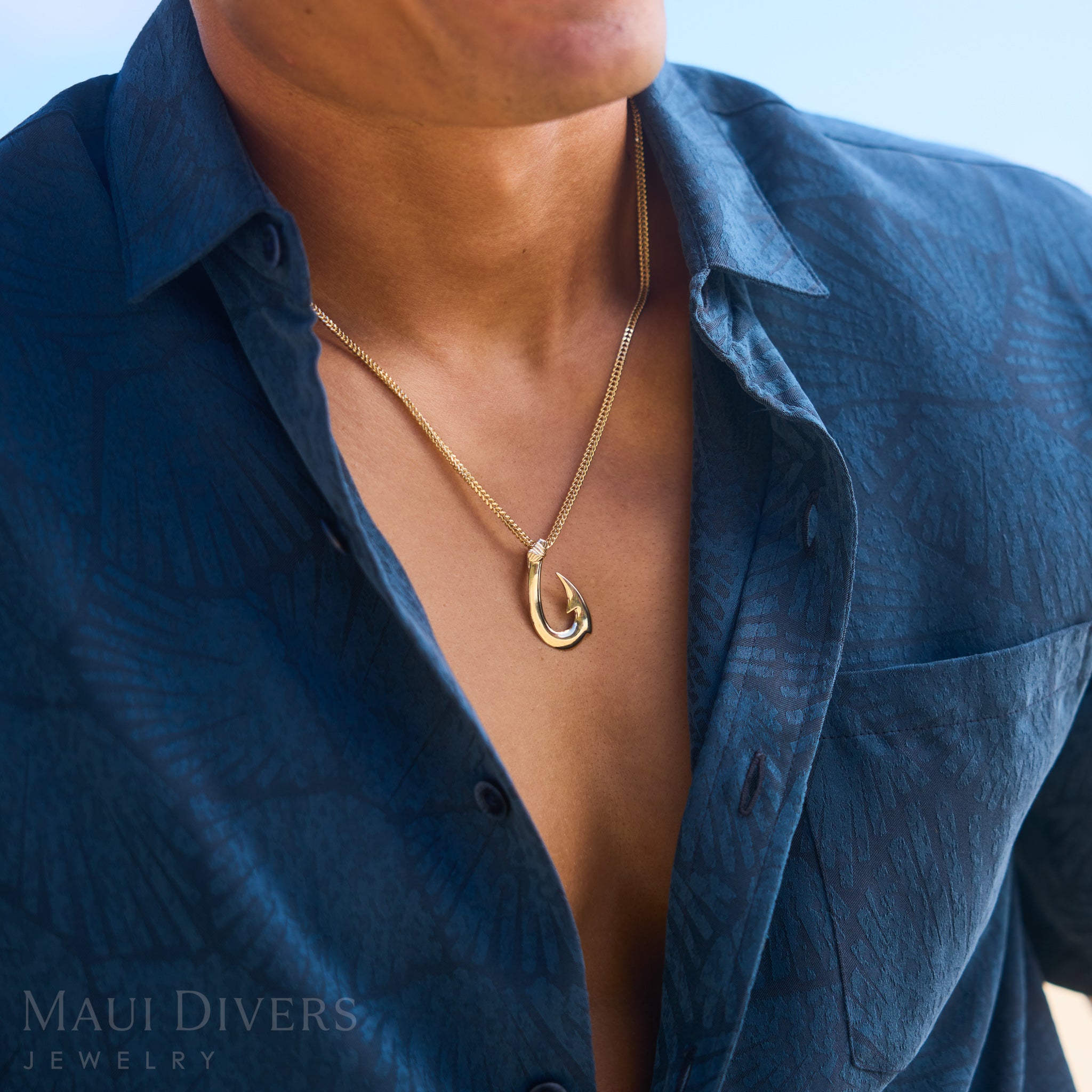 Fish Hook Pendant in Gold - 35mm