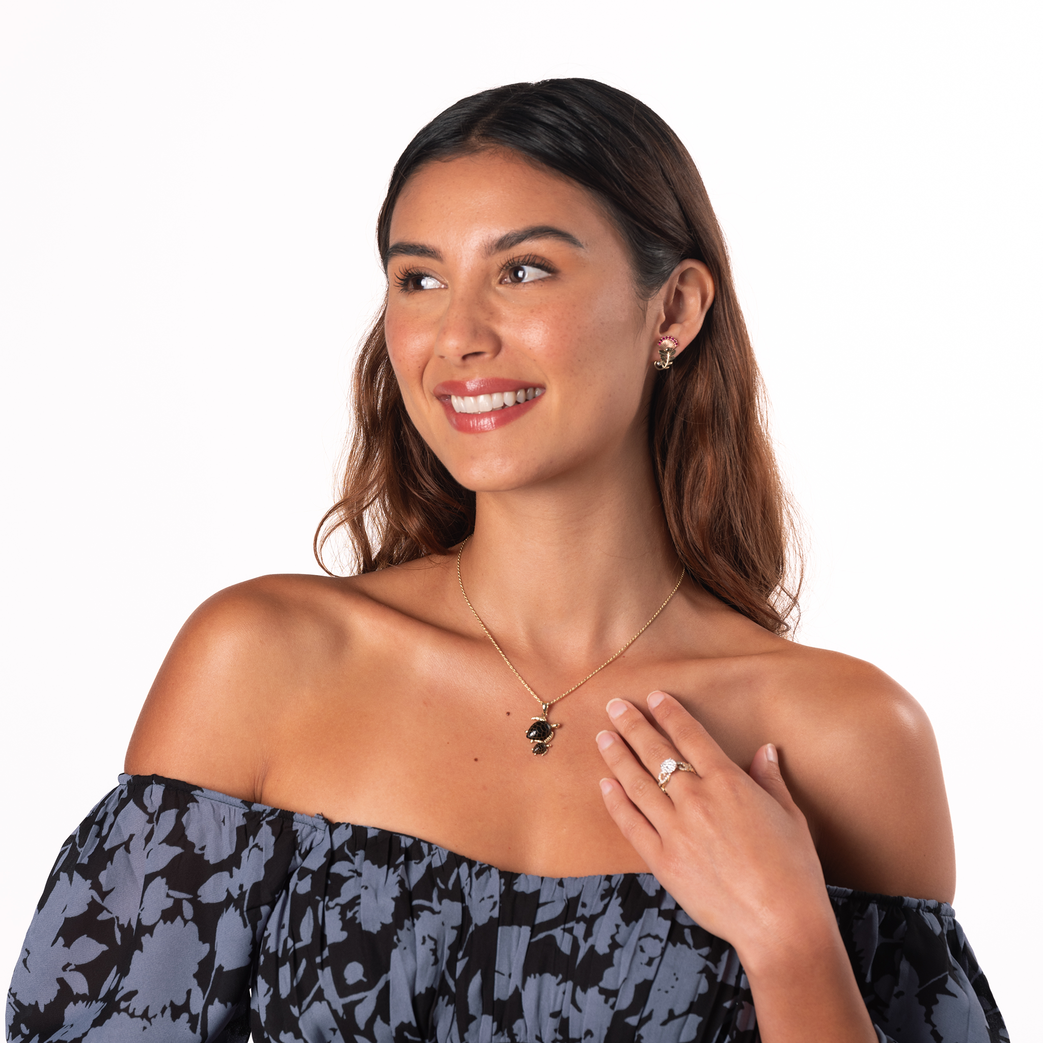 Honu Black Coral Pendant in Gold - 22mm