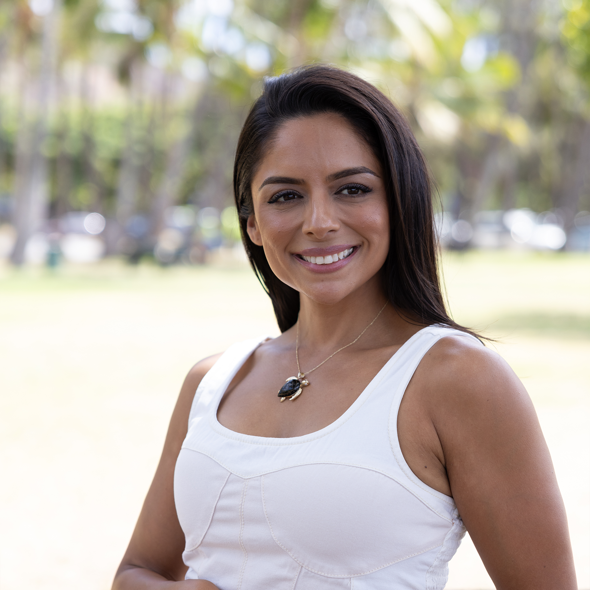 Honu Black Coral Pendant in Gold with Diamond - 30mm