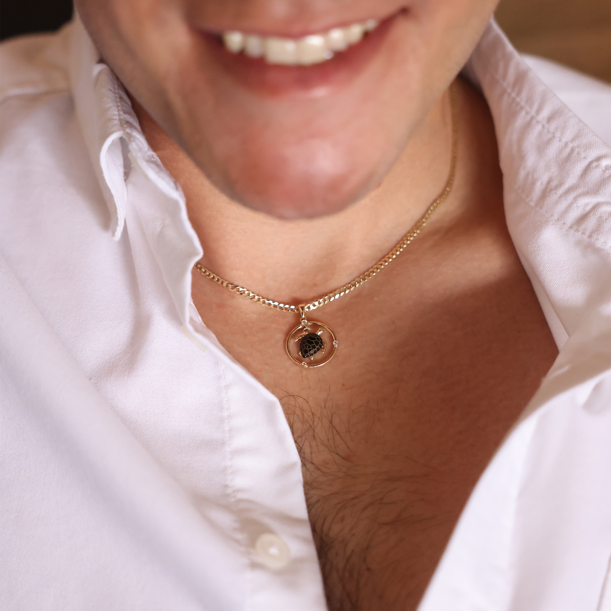 Honu Black Coral Pendant in Gold with Diamonds - 18mm