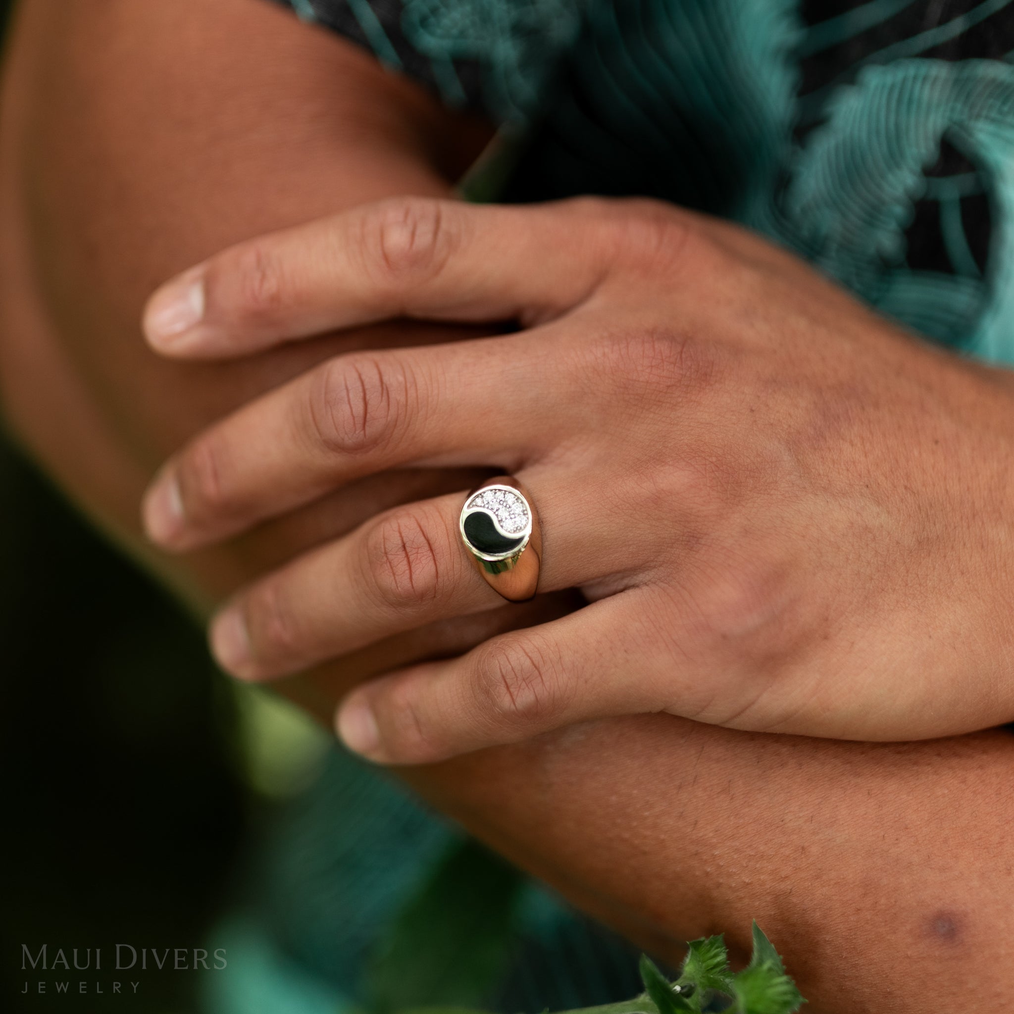 Yin Yang Black Coral Ring in Gold with Diamonds - 13mm