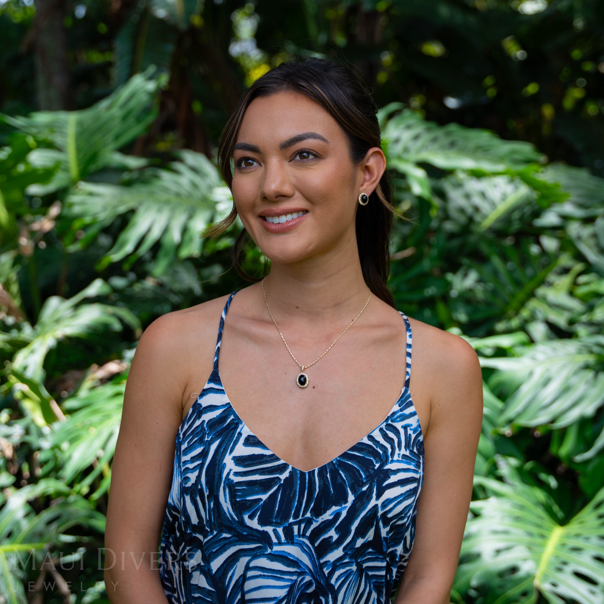 Princess Ka‘iulani Black Coral Pendant in Gold with Diamonds - 18mm