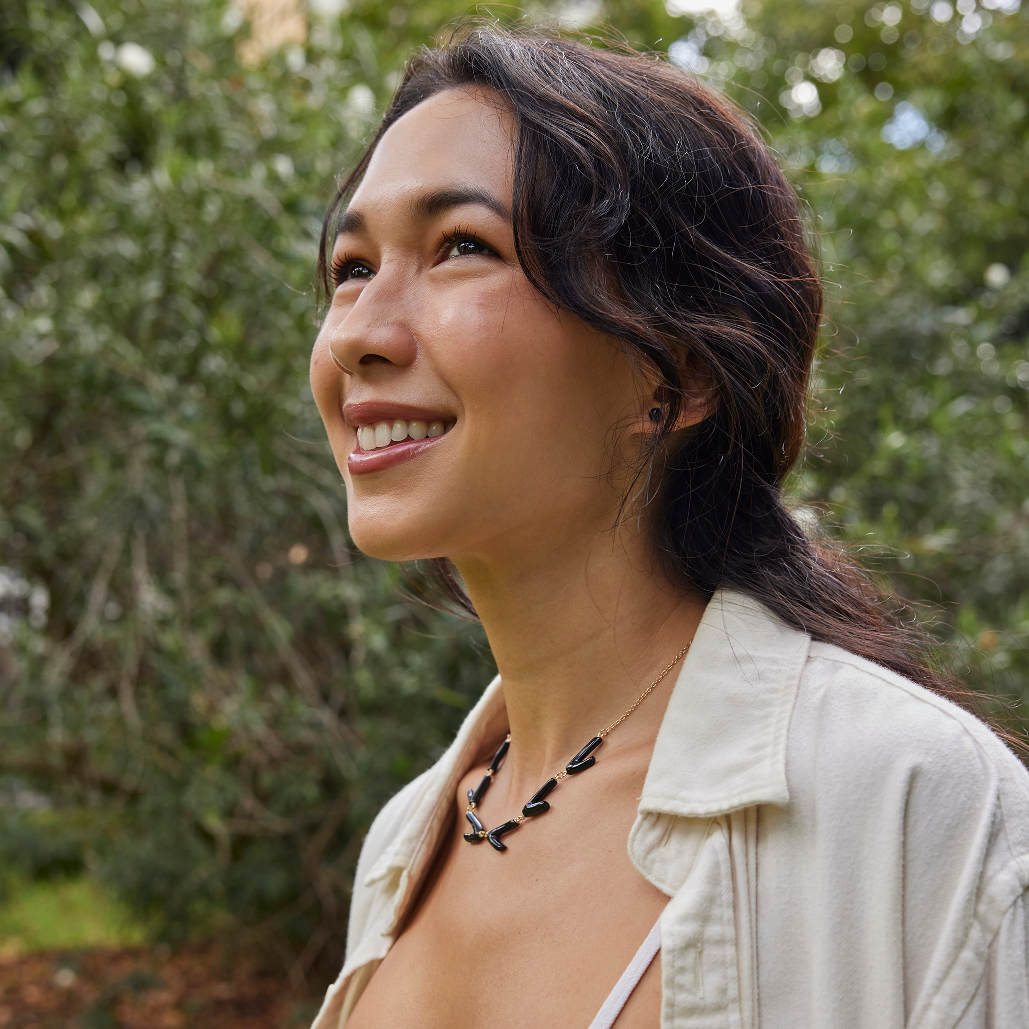 17-18" Black Coral Necklace in Gold