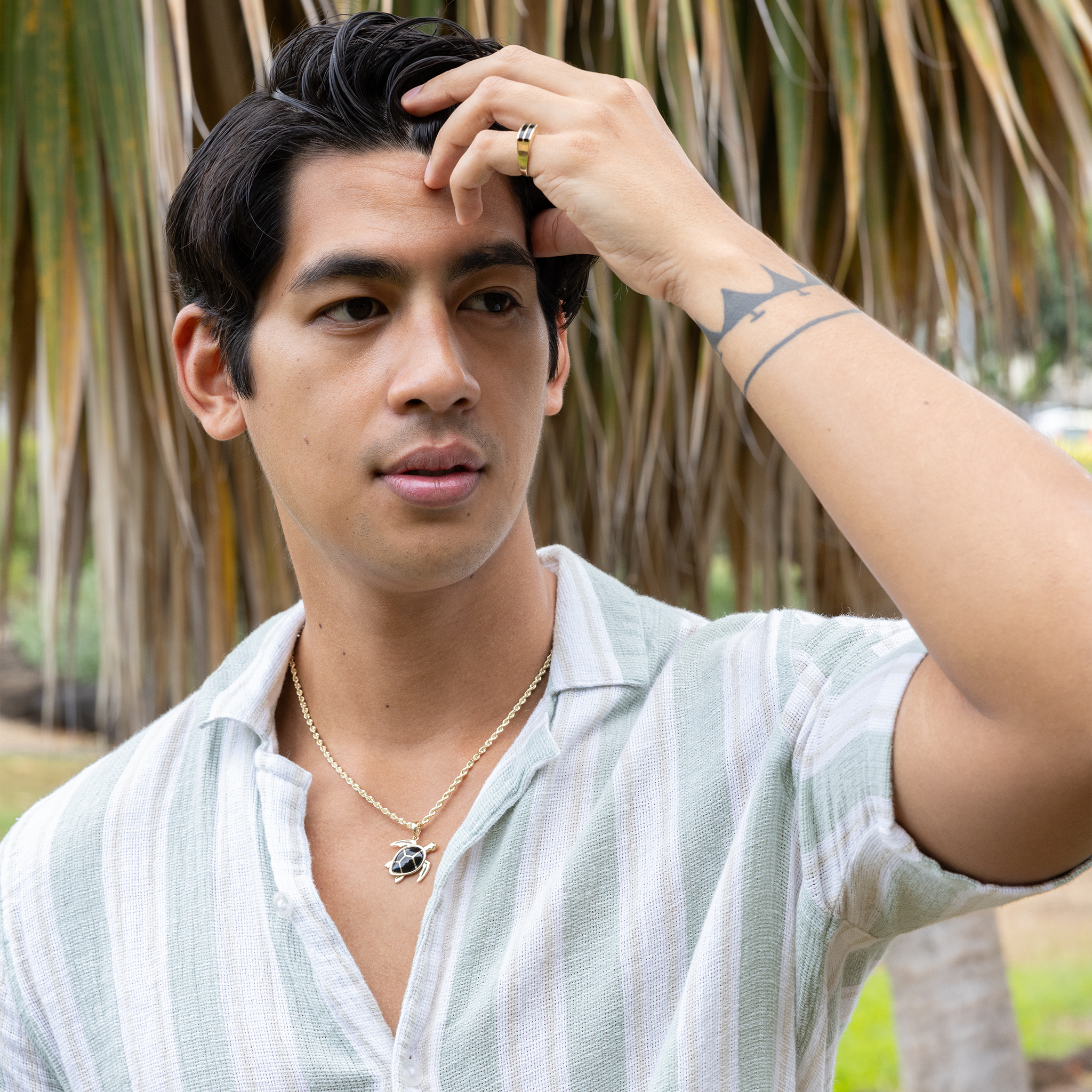 Honu Black Coral Pendant in Gold - 22mm