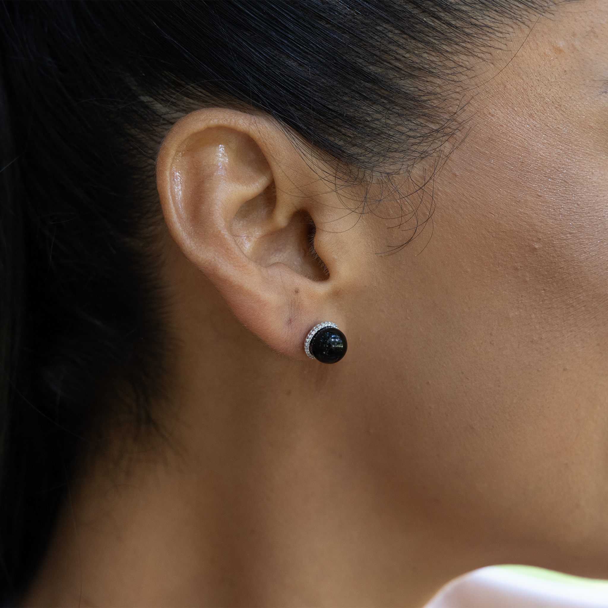 Halo Black Coral Earrings in White Gold with Diamonds