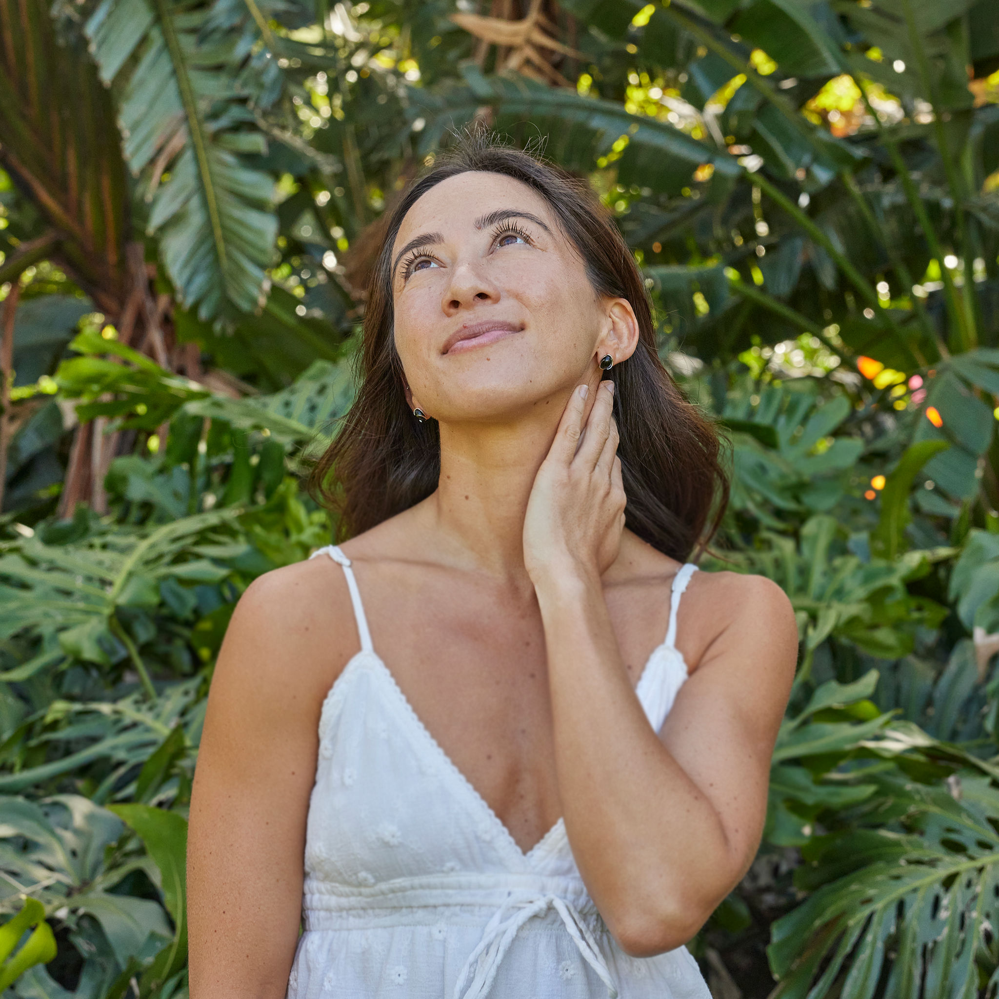 Midnight Wave Black Coral Earrings in White Gold - 11mm