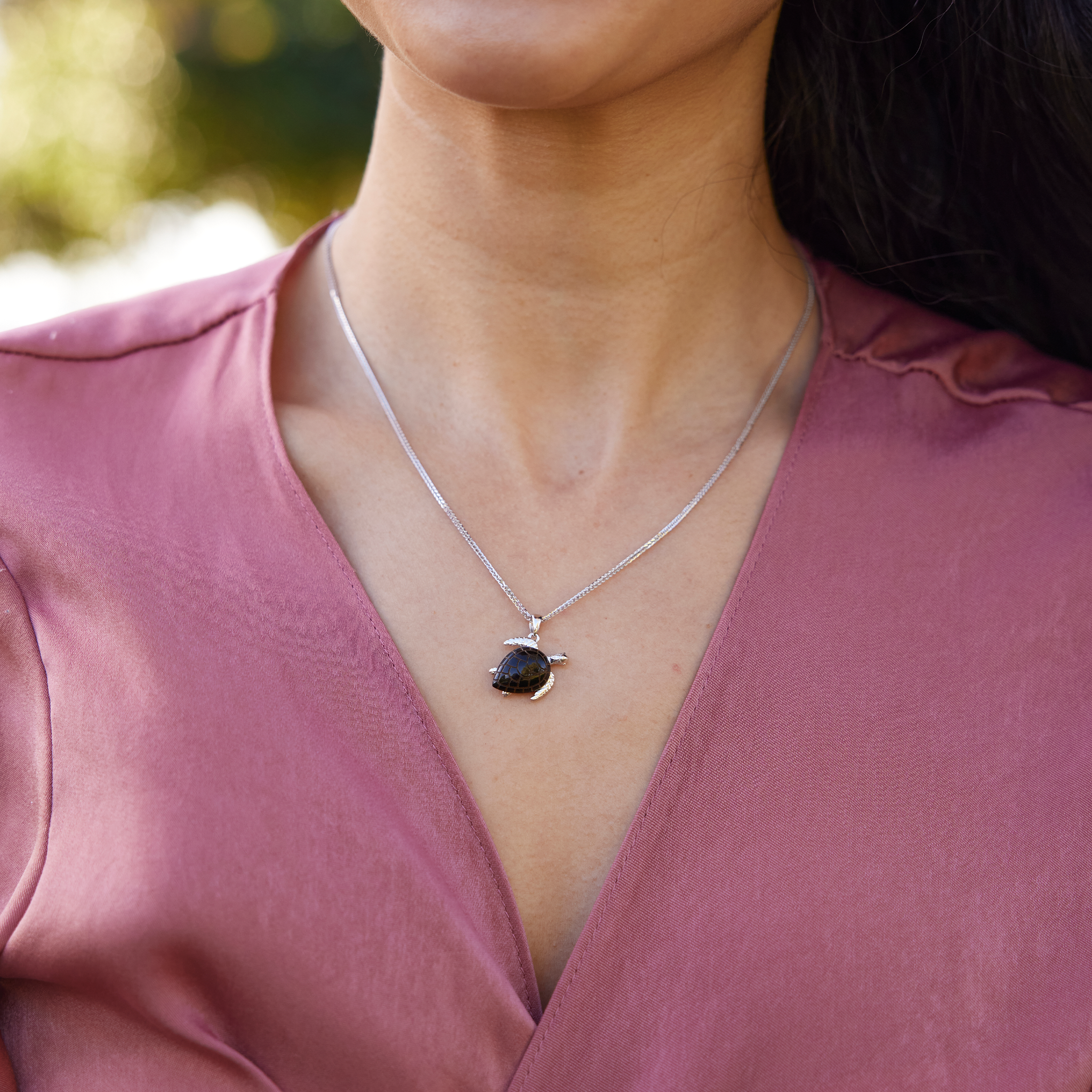 Honu Black Coral Pendant in White Gold - 15mm