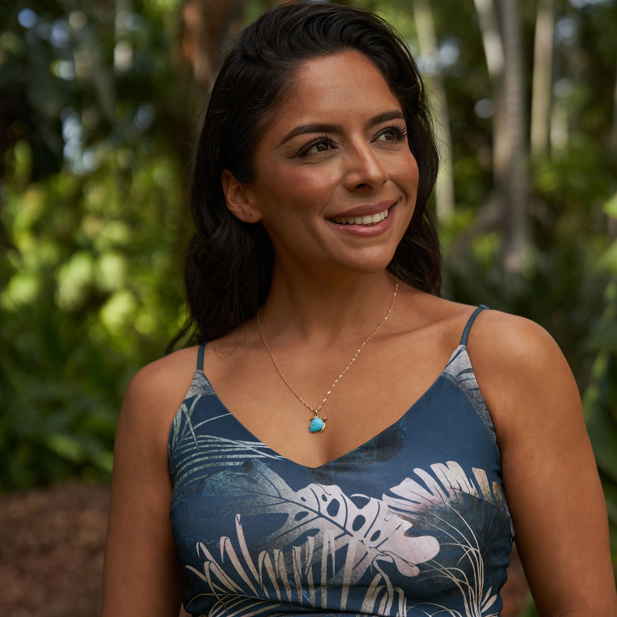 Honu Turquoise Pendant in Gold - 15mm