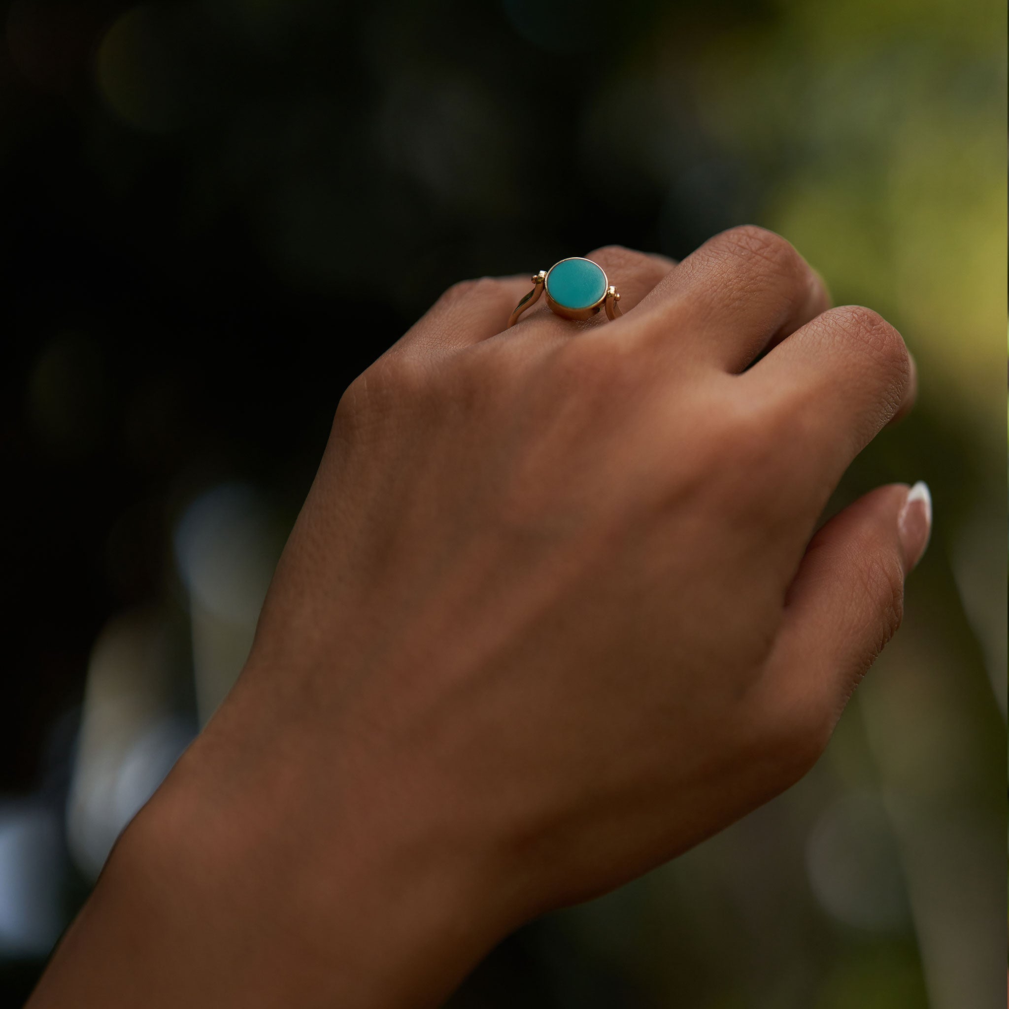 Eclipse Flipside Turquoise & Mother of Pearl Ring in Gold - 9mm